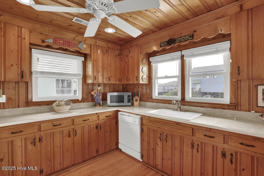 1040 Ocean Boulevard Property Photo 12