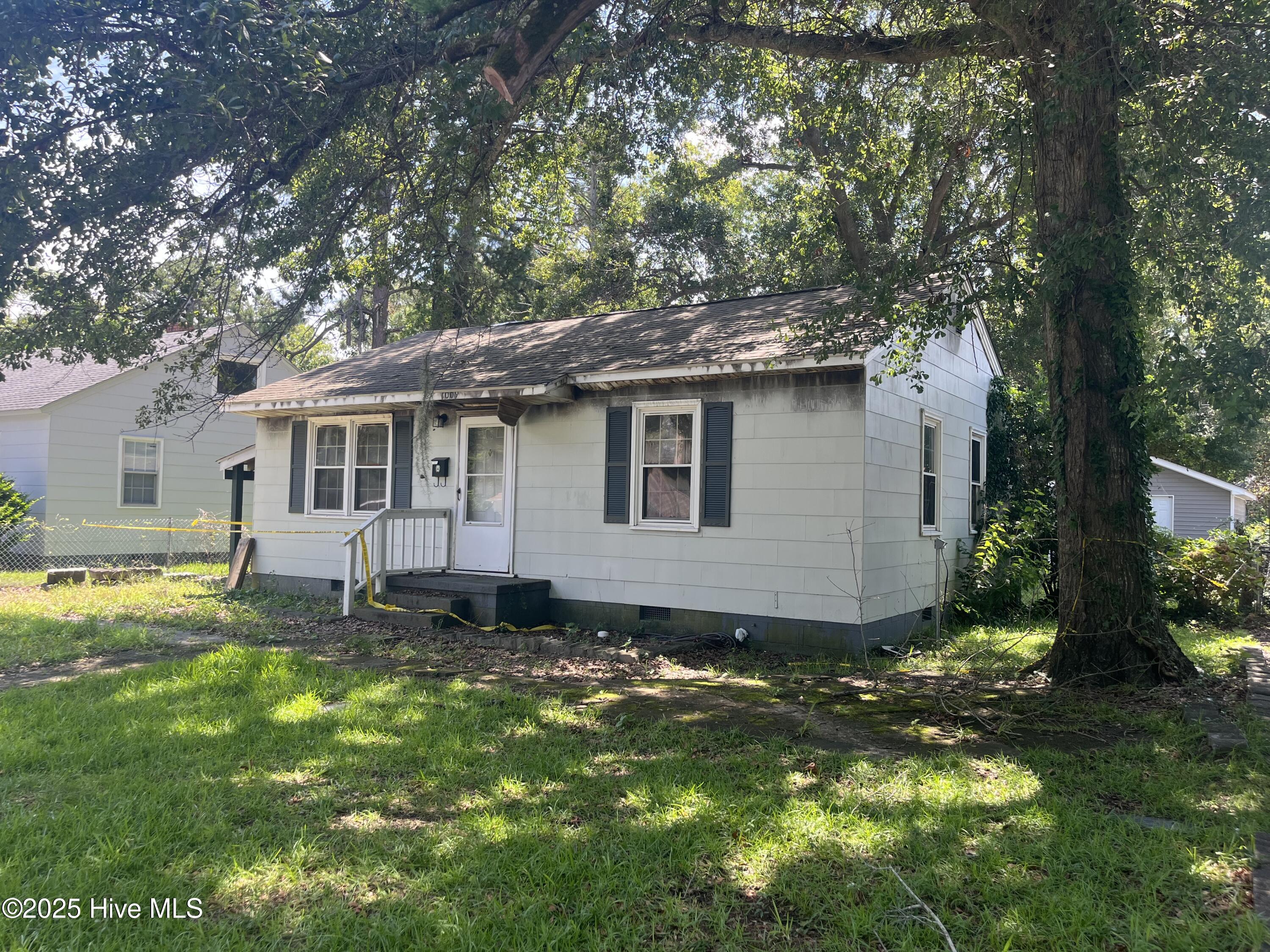1009 Neuse Avenue Property Photo 1