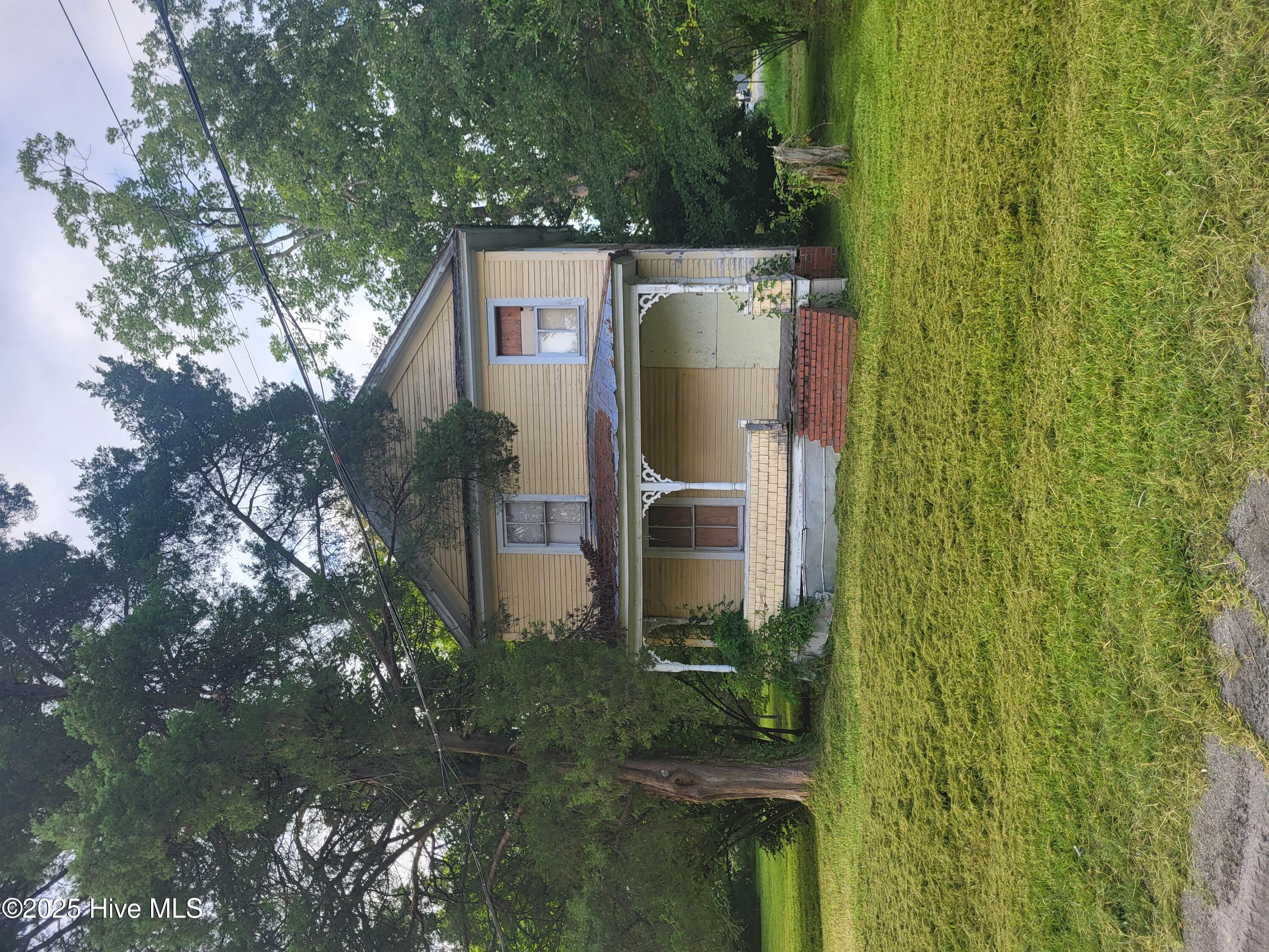 591 E Pungo Street Property Photo 1