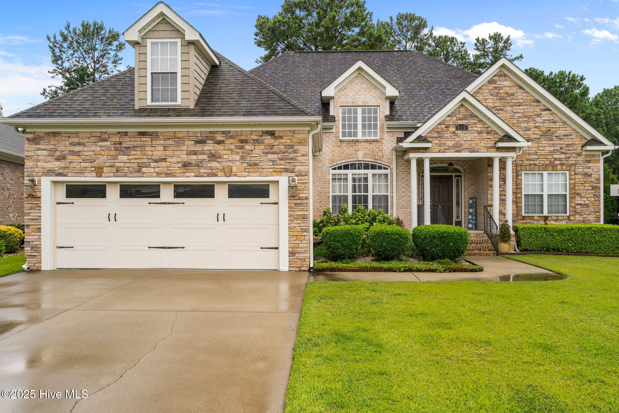 110 Kingston Circle Property Photo 1