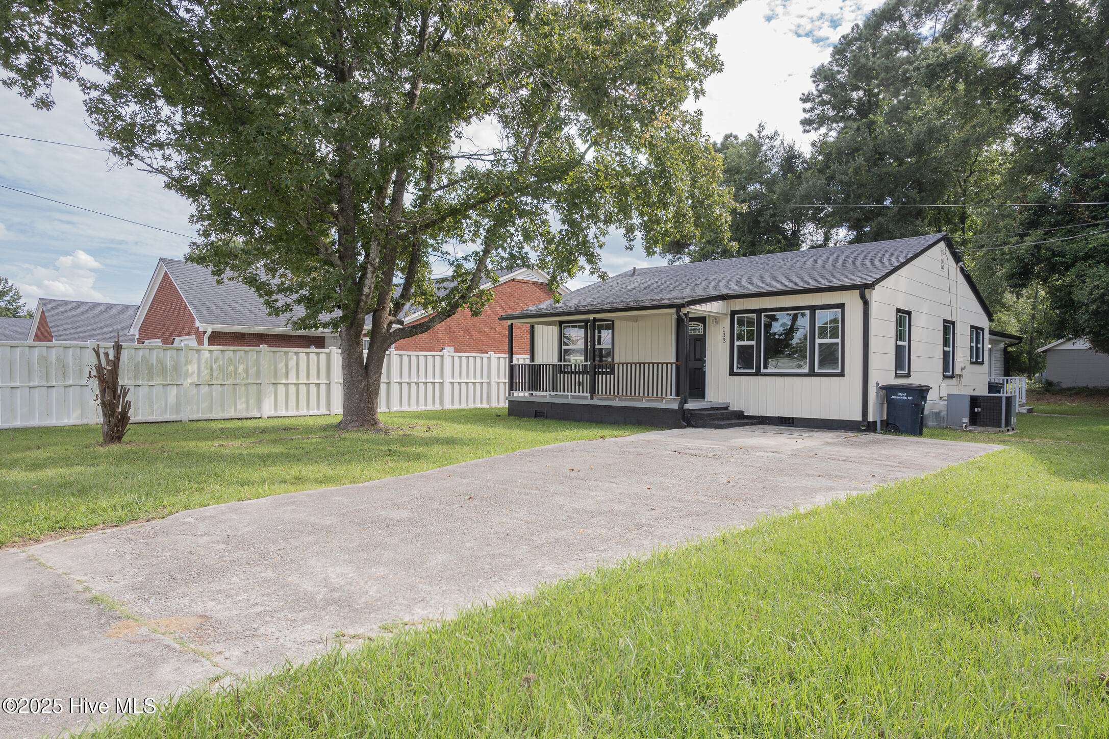 133 Zack Circle Property Photo 1