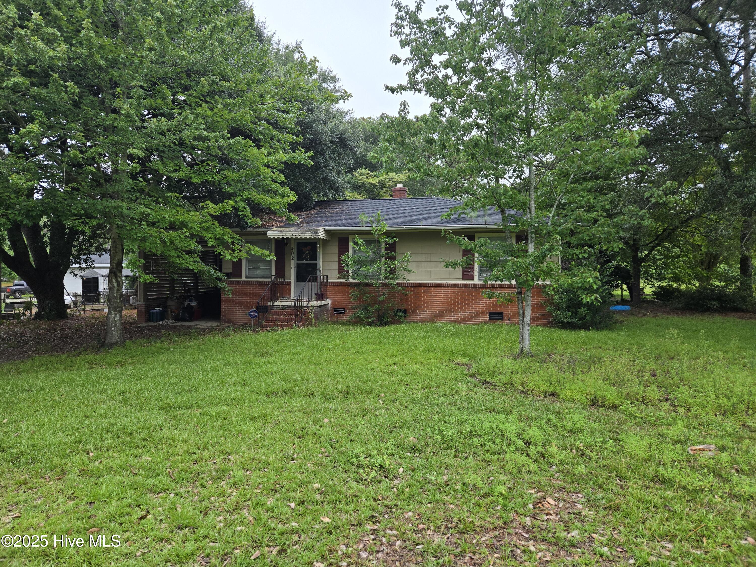 402 Locut Street Property Photo 1