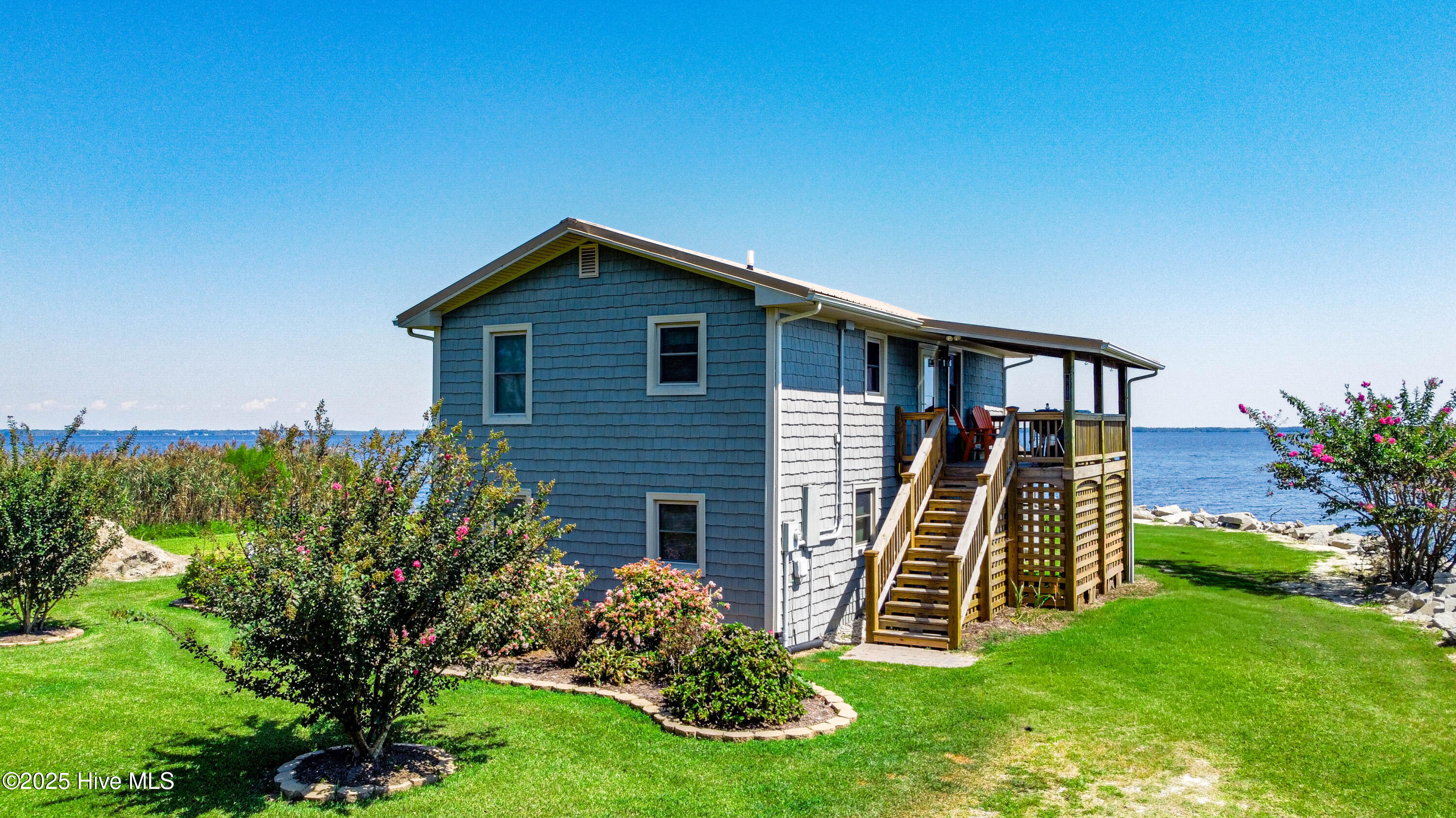 512 Driftwood Drive Property Photo 1