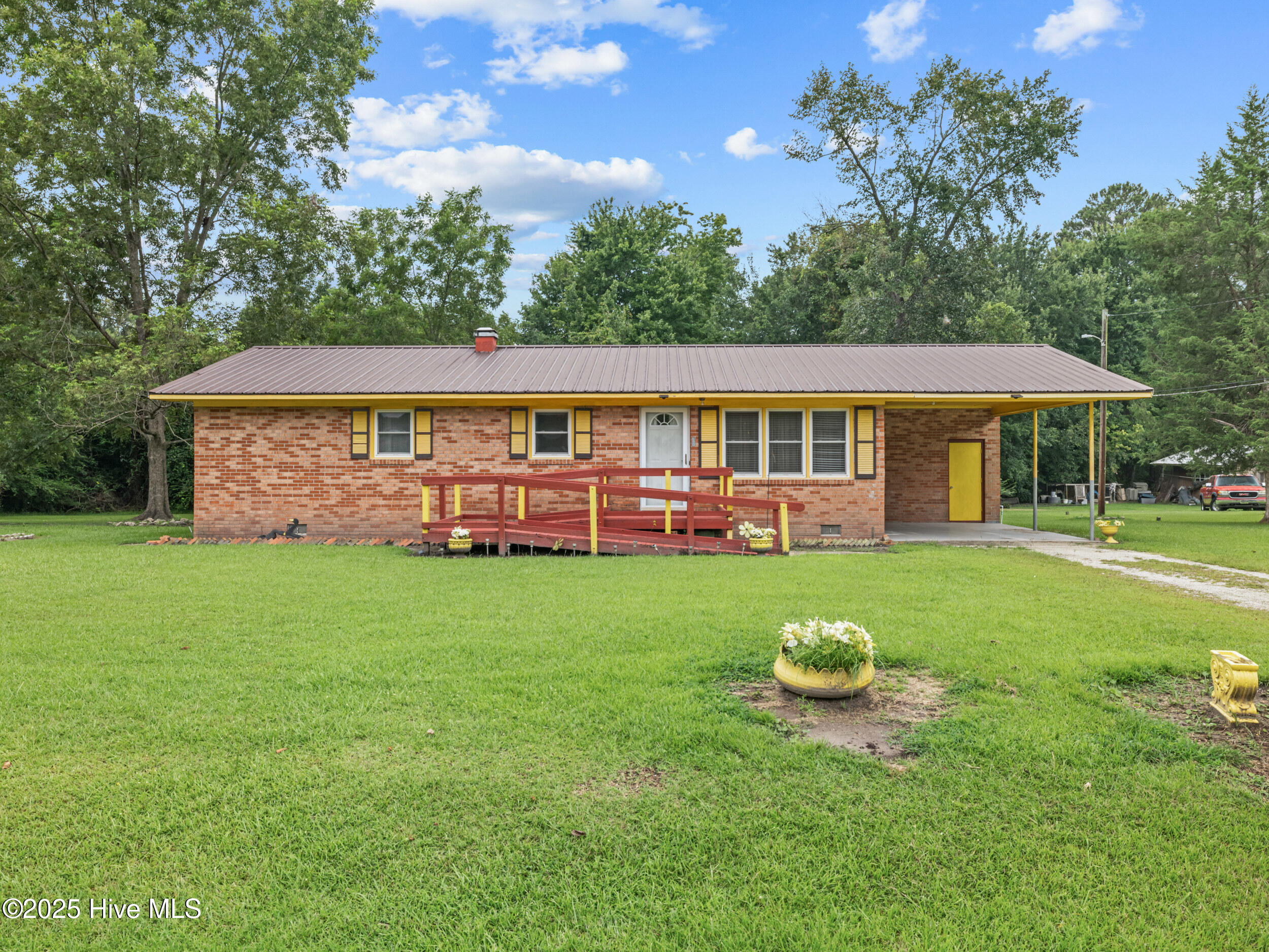 115 Billy Hudson Road Property Photo 1