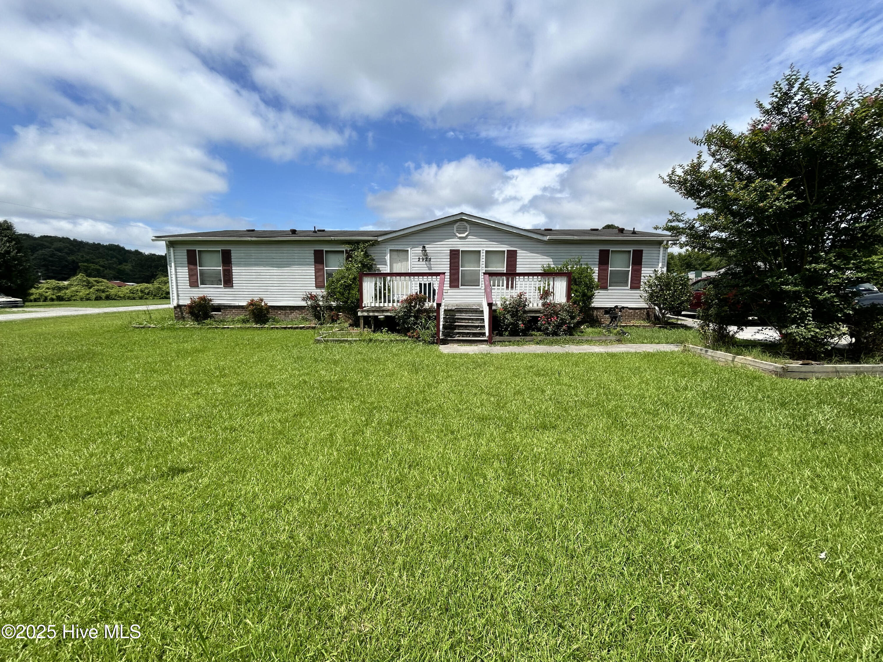 2925 Nc 33 Property Photo 1