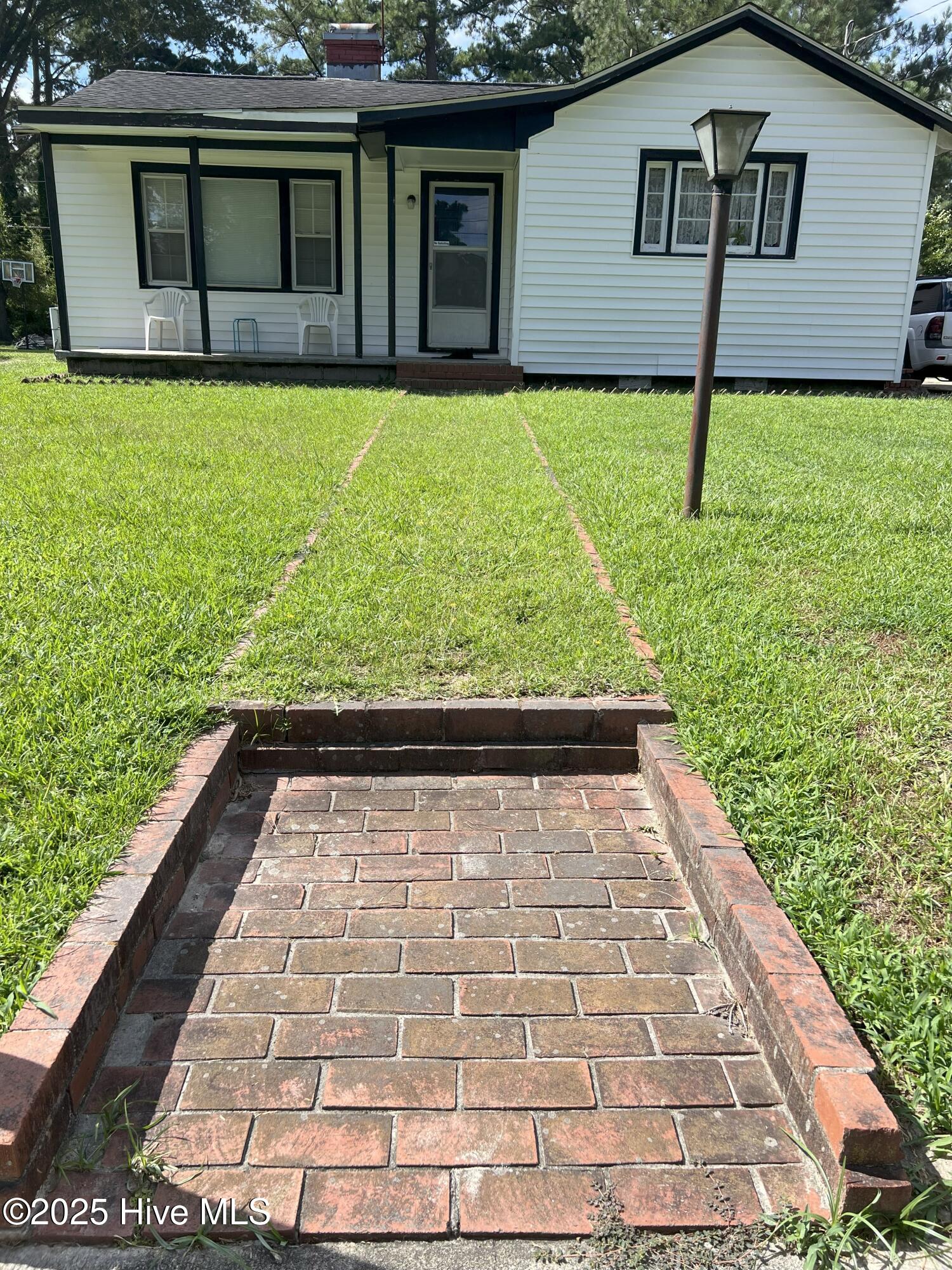605 Grove Street Property Photo 1