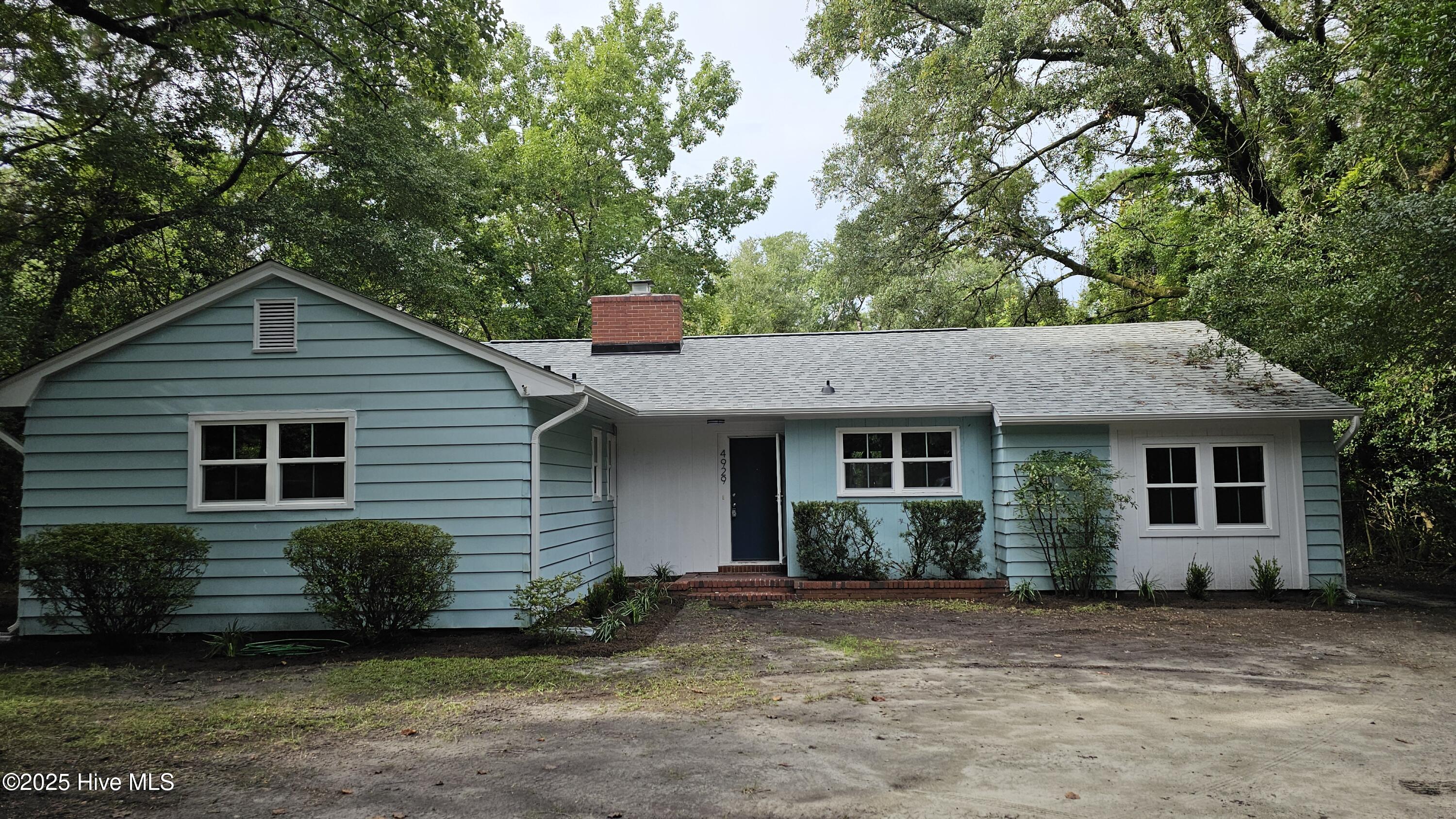 4929 Oleander Drive Property Photo 1