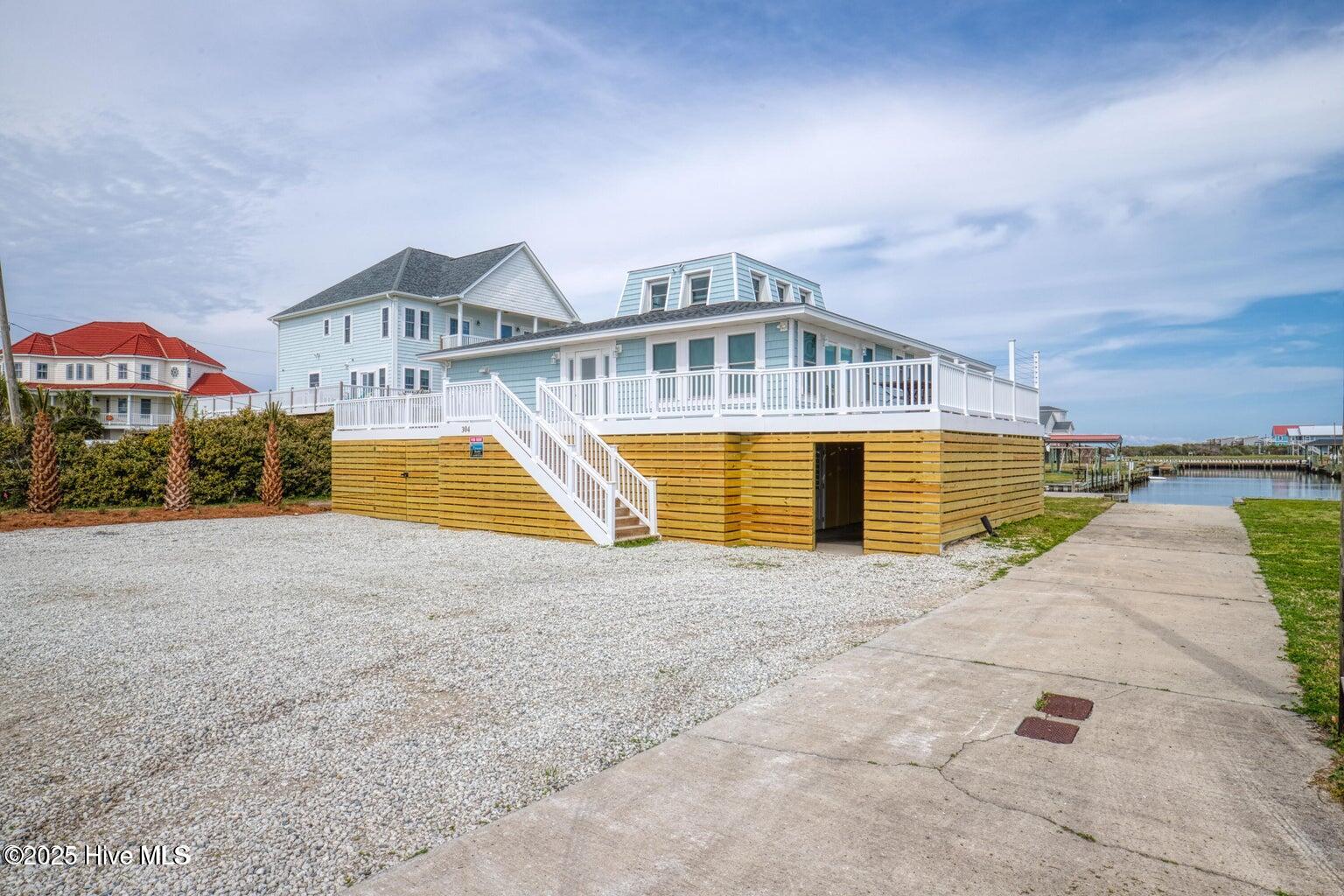 304 Marina Way Property Photo 1
