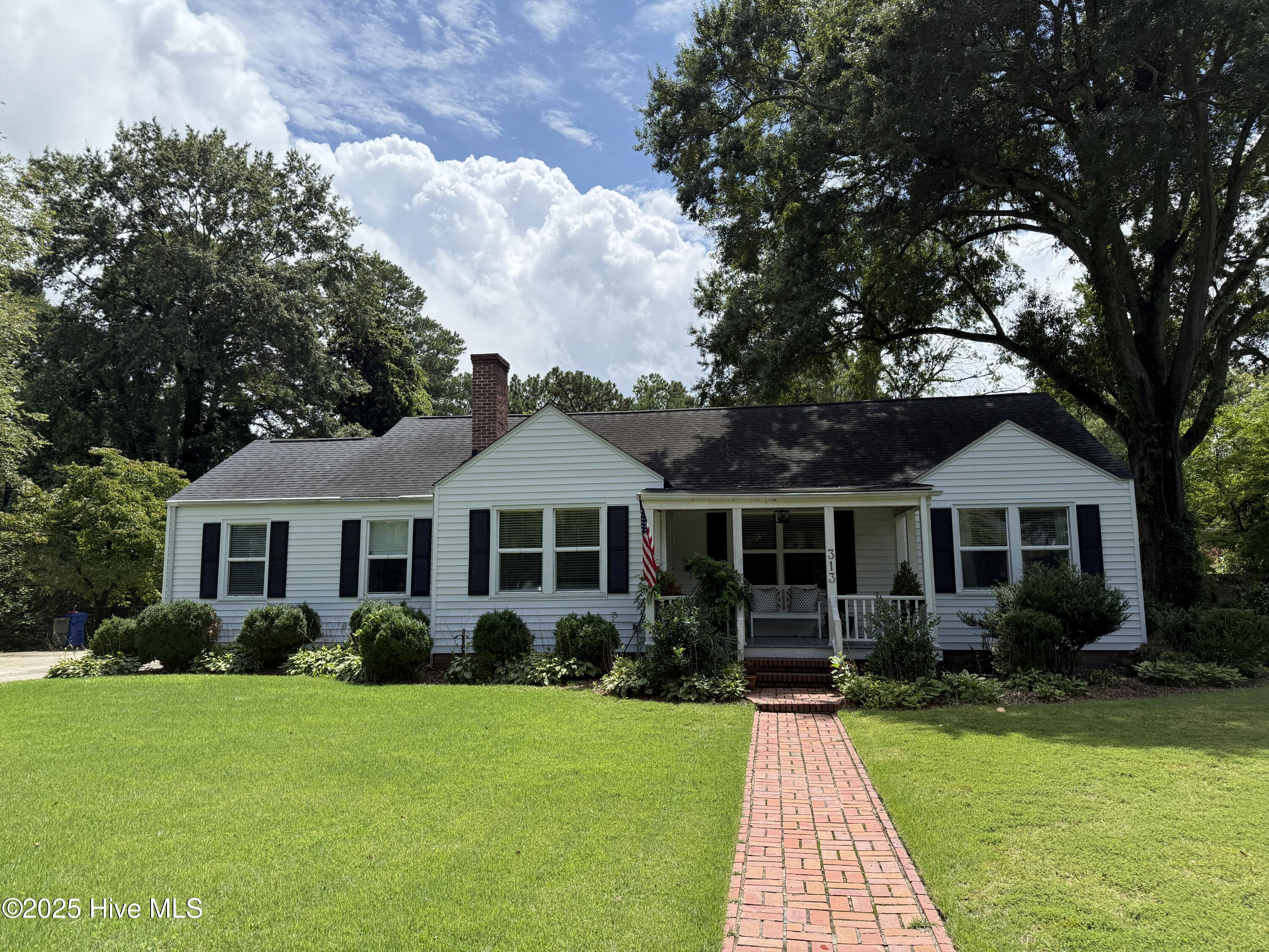 313 Lafayette Drive Property Photo 1