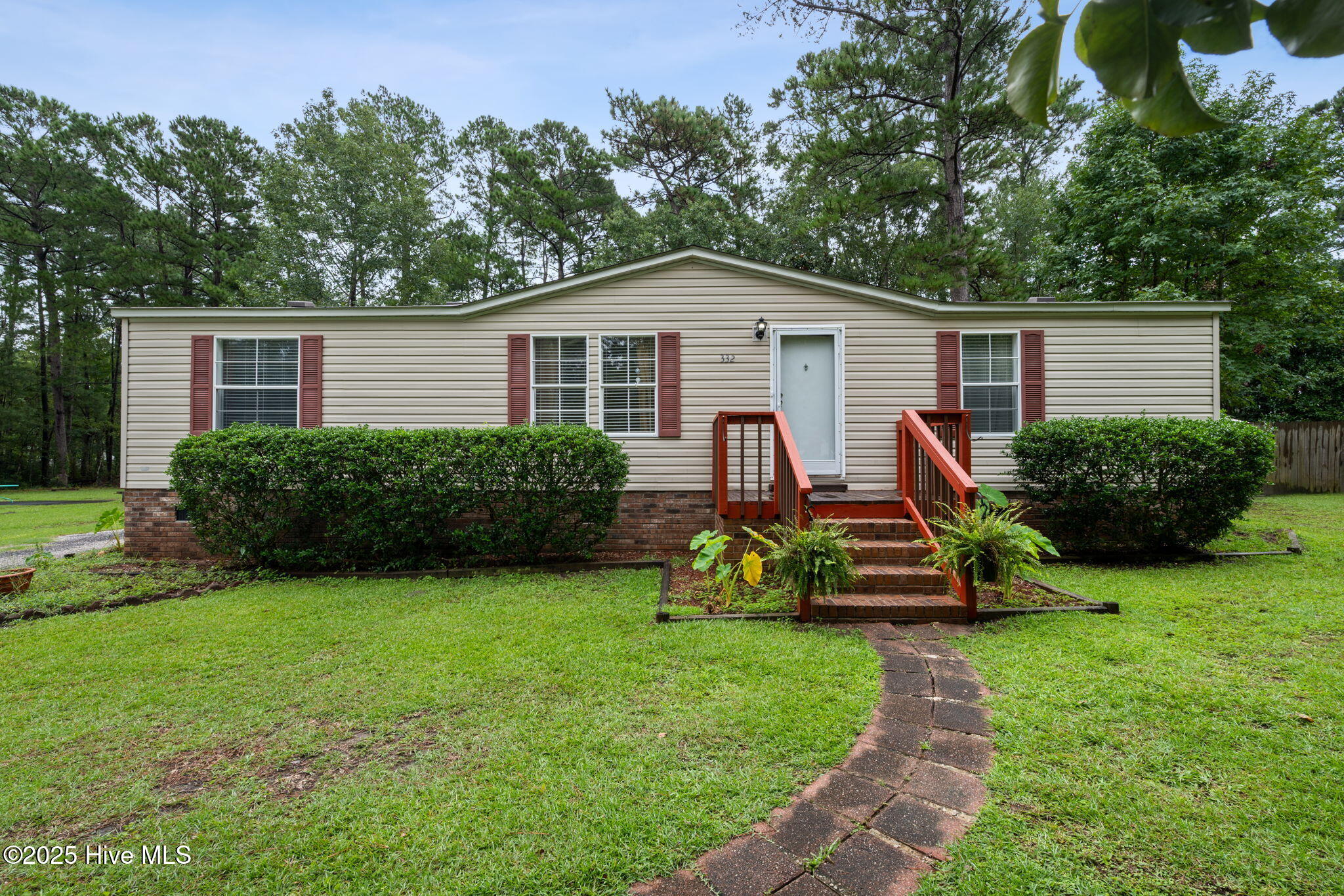 332 Ridgewood Drive Property Photo 1