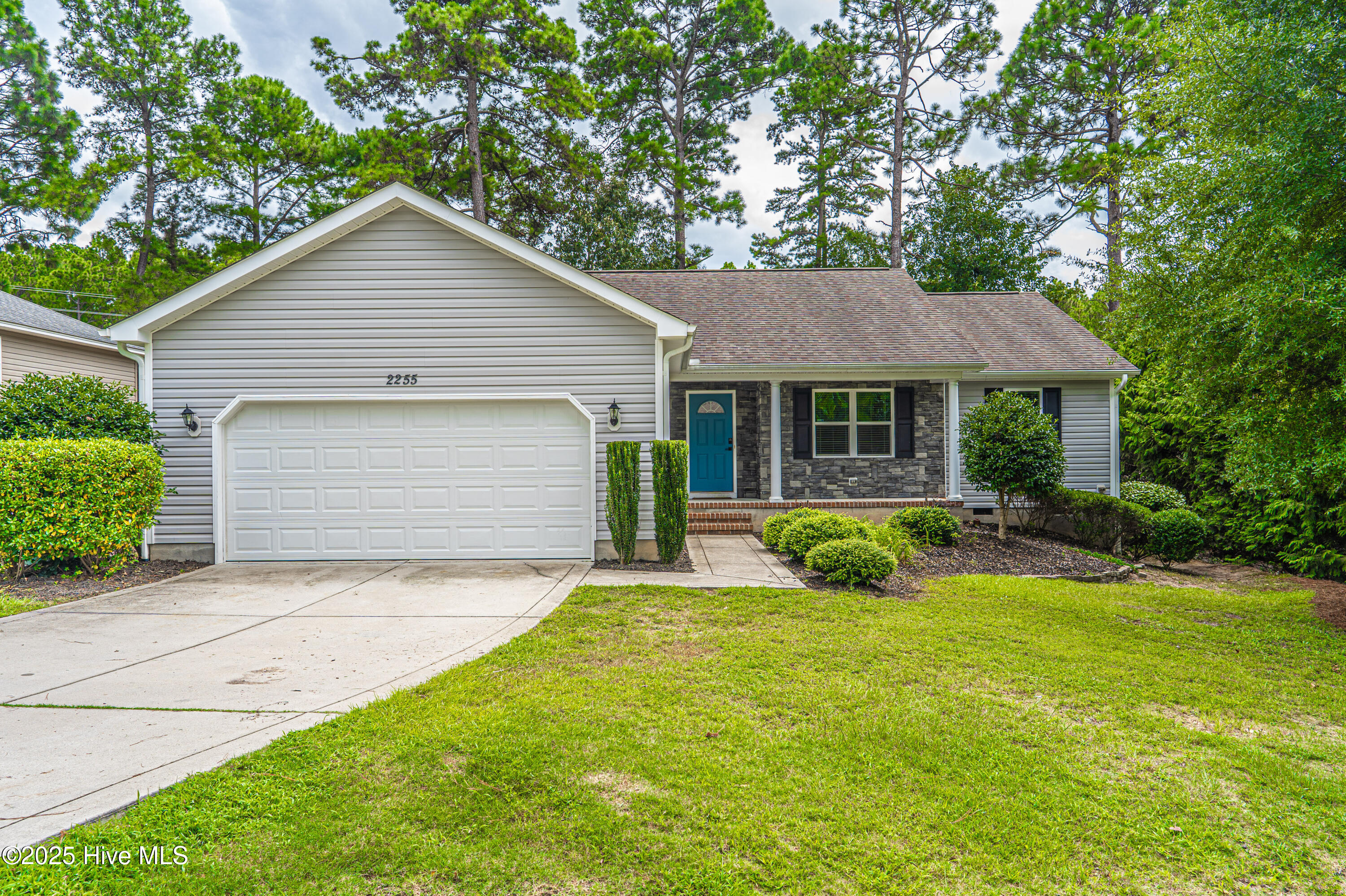 2255 Longleaf Drive Property Photo 1