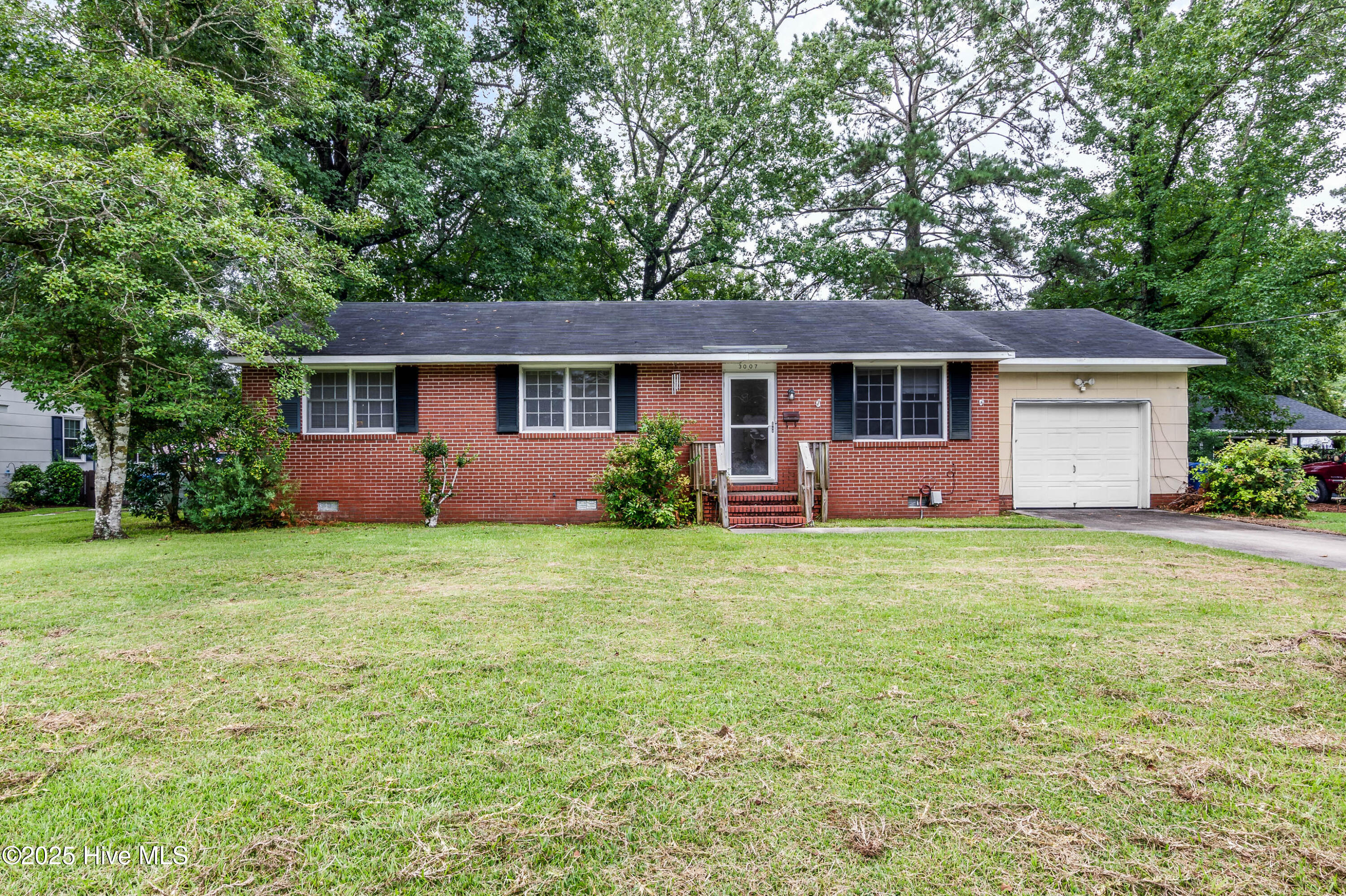 3007 Northwoods Drive Property Photo 1