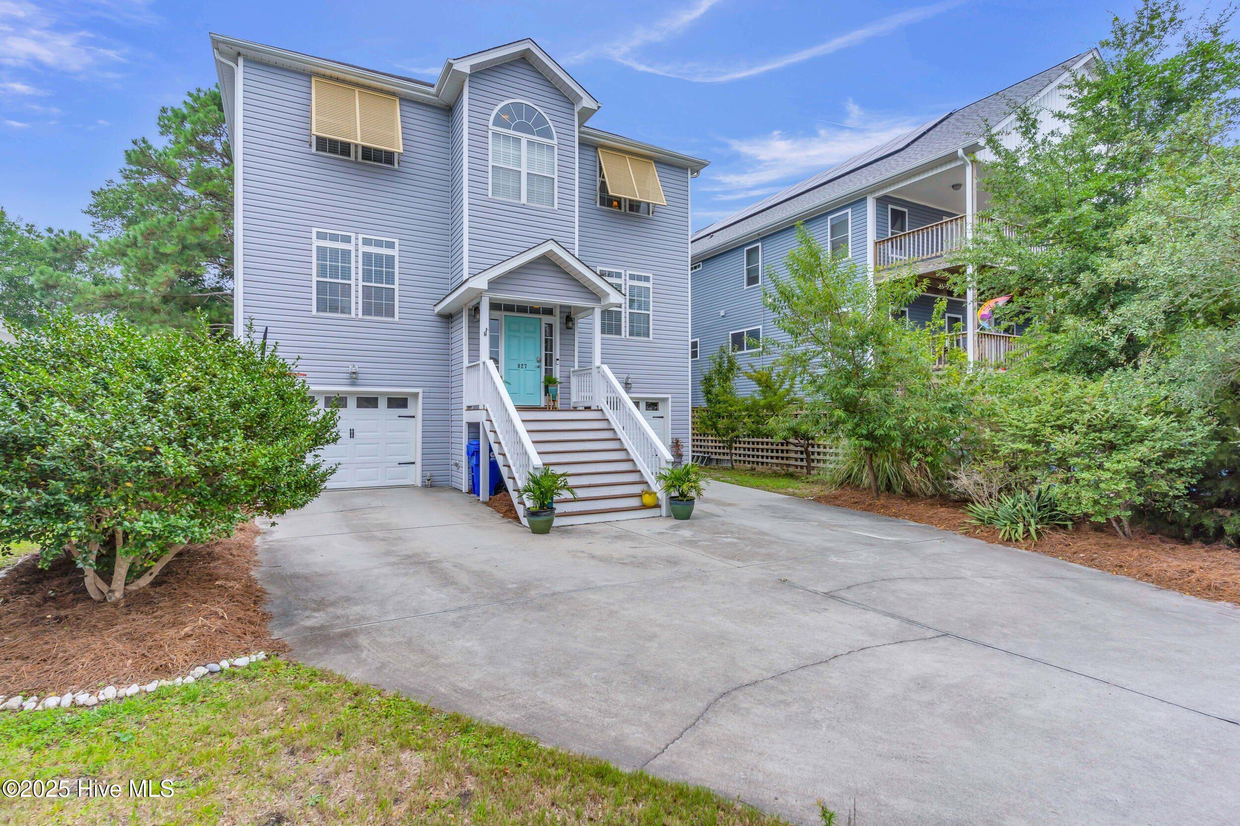 927 Carolina Sands Drive Property Photo 1