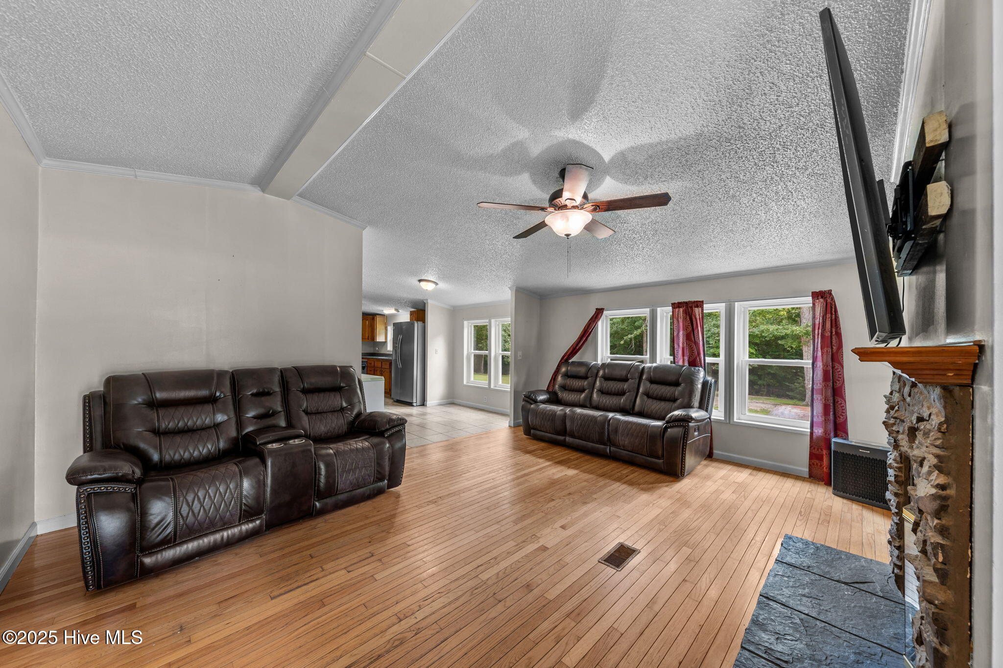 323 Mccrimmon Road Property Photo 14