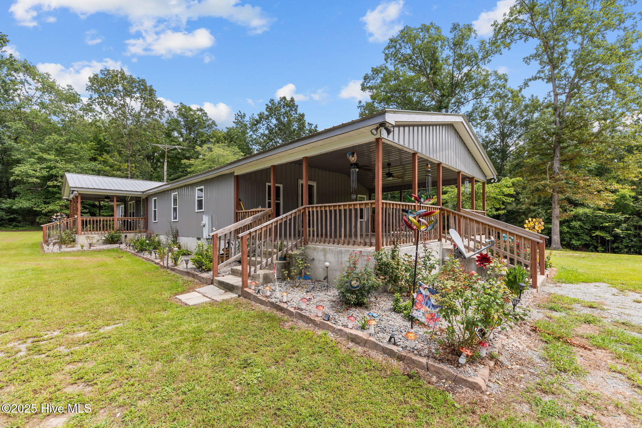 323 Mccrimmon Road Property Photo 25