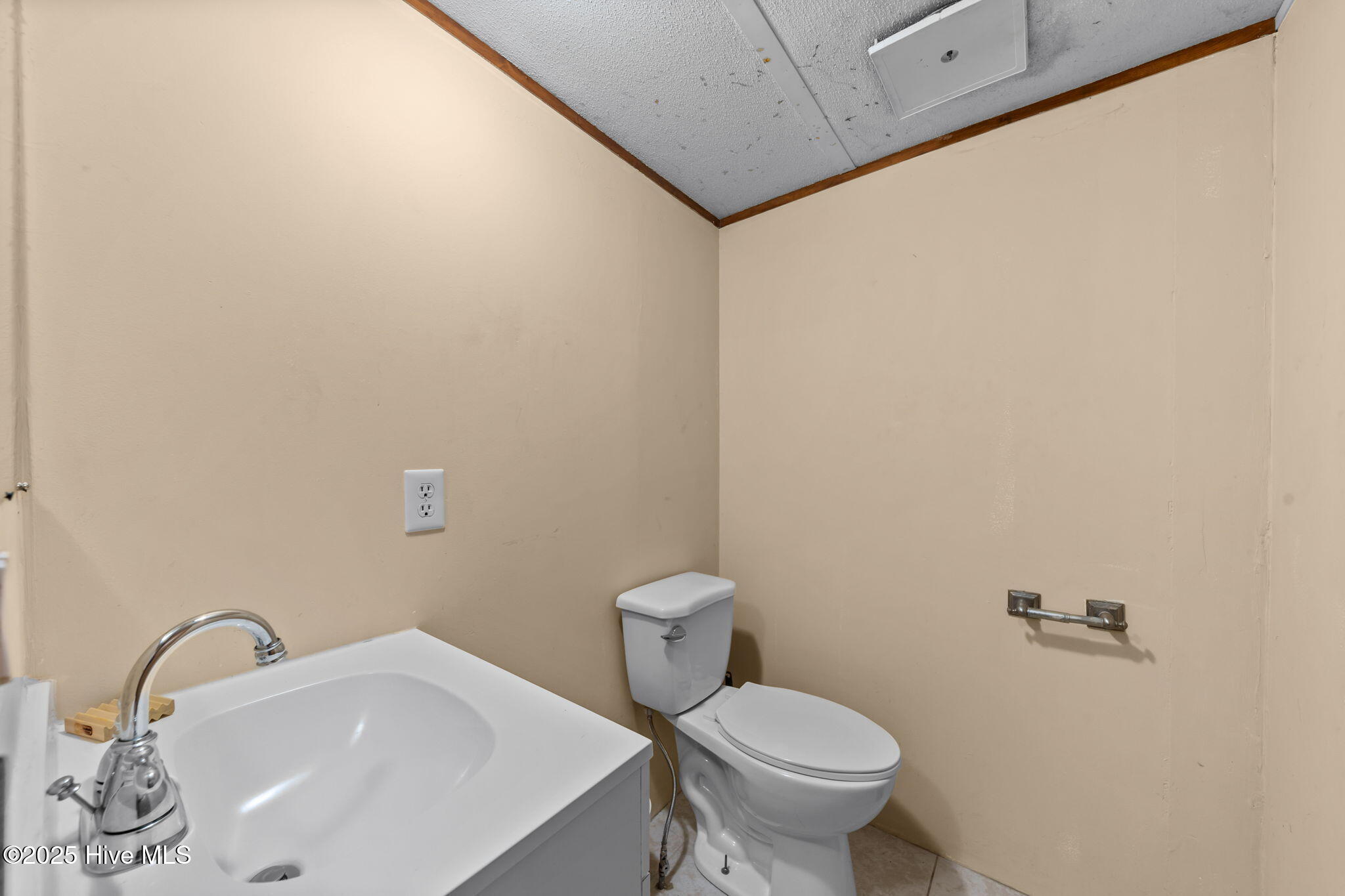 323 Mccrimmon Road Property Photo 43