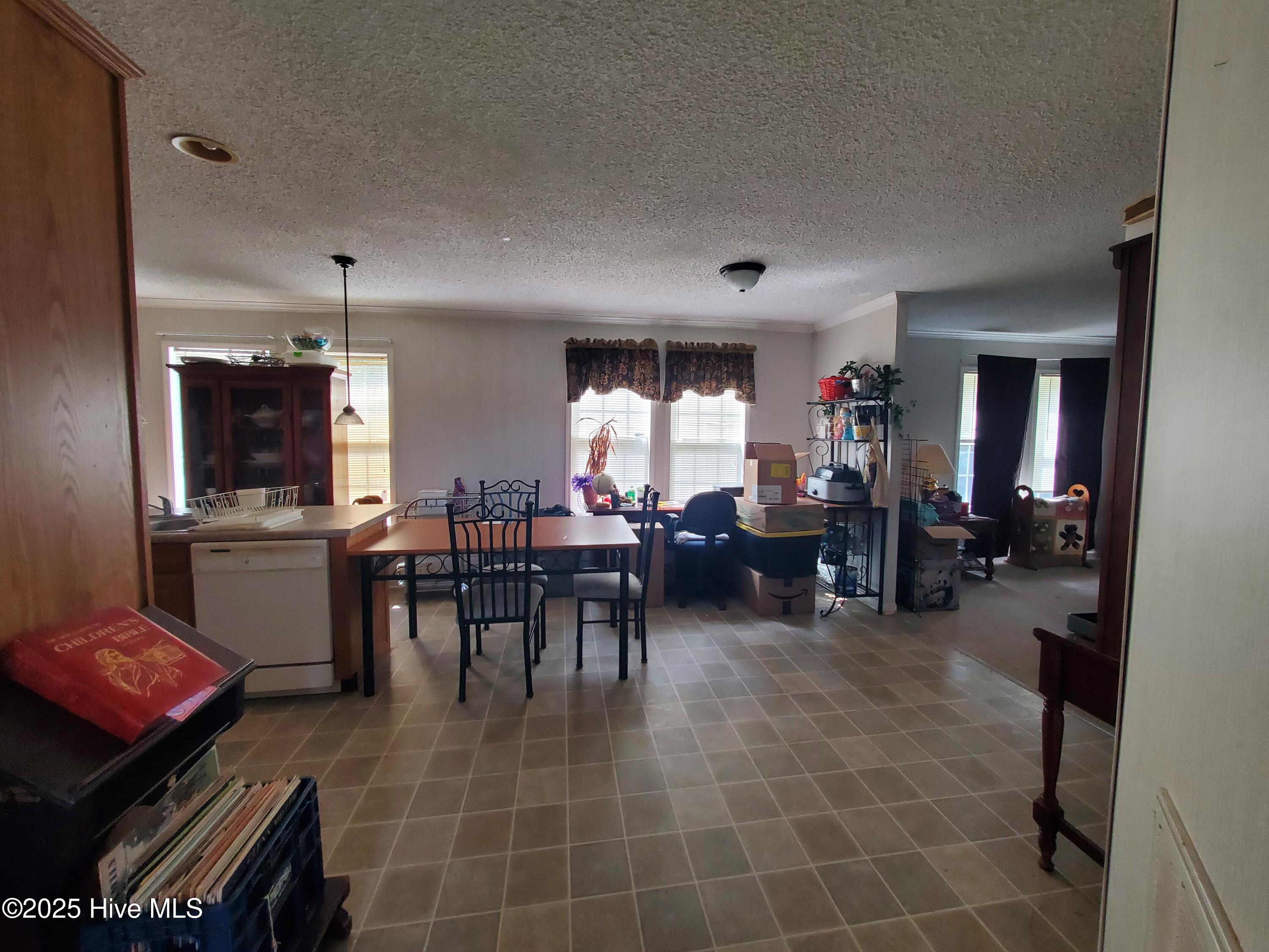438 Stell Road Property Photo 6