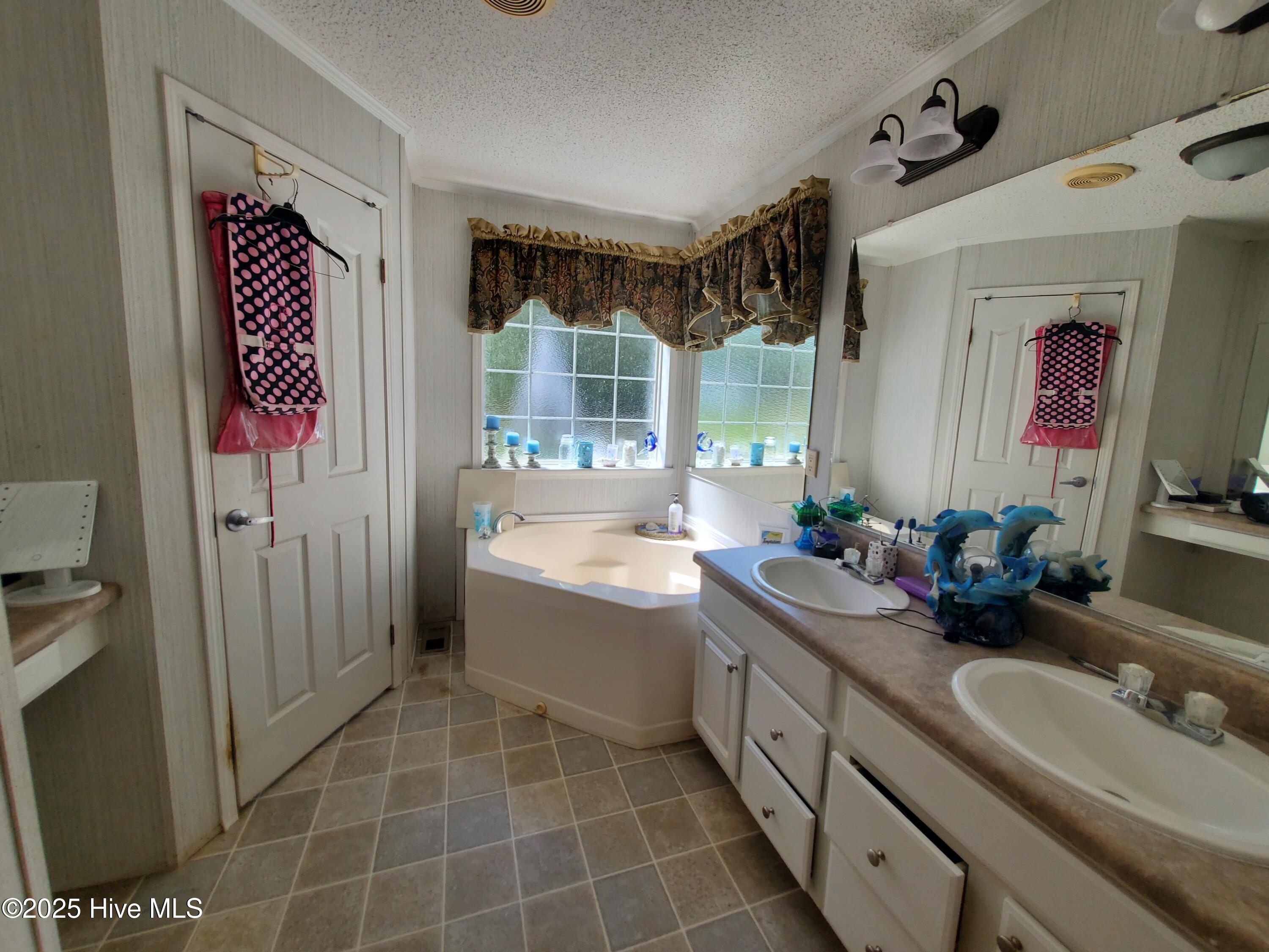 438 Stell Road Property Photo 17