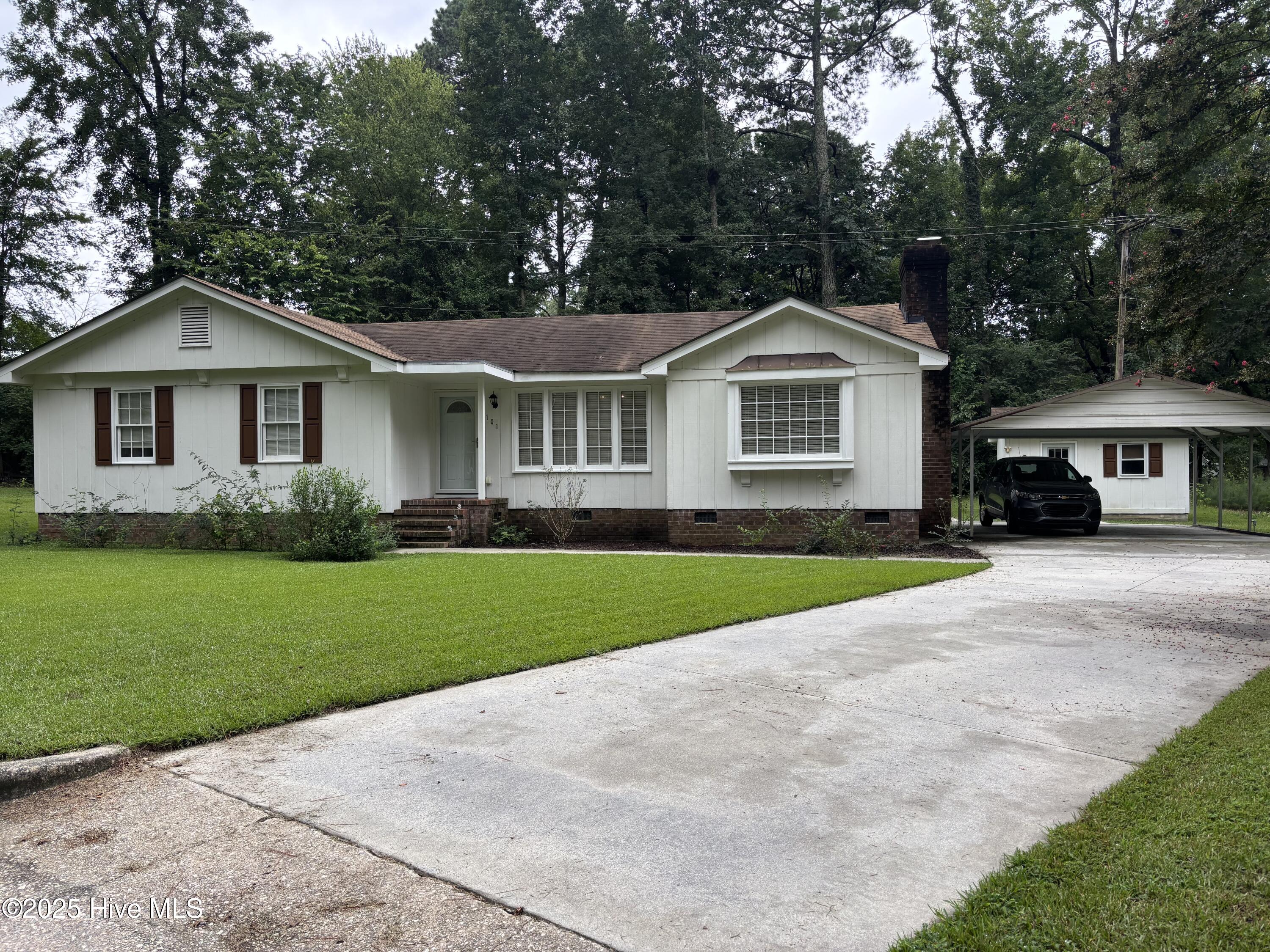 101 Rock Creek Court Property Photo 1