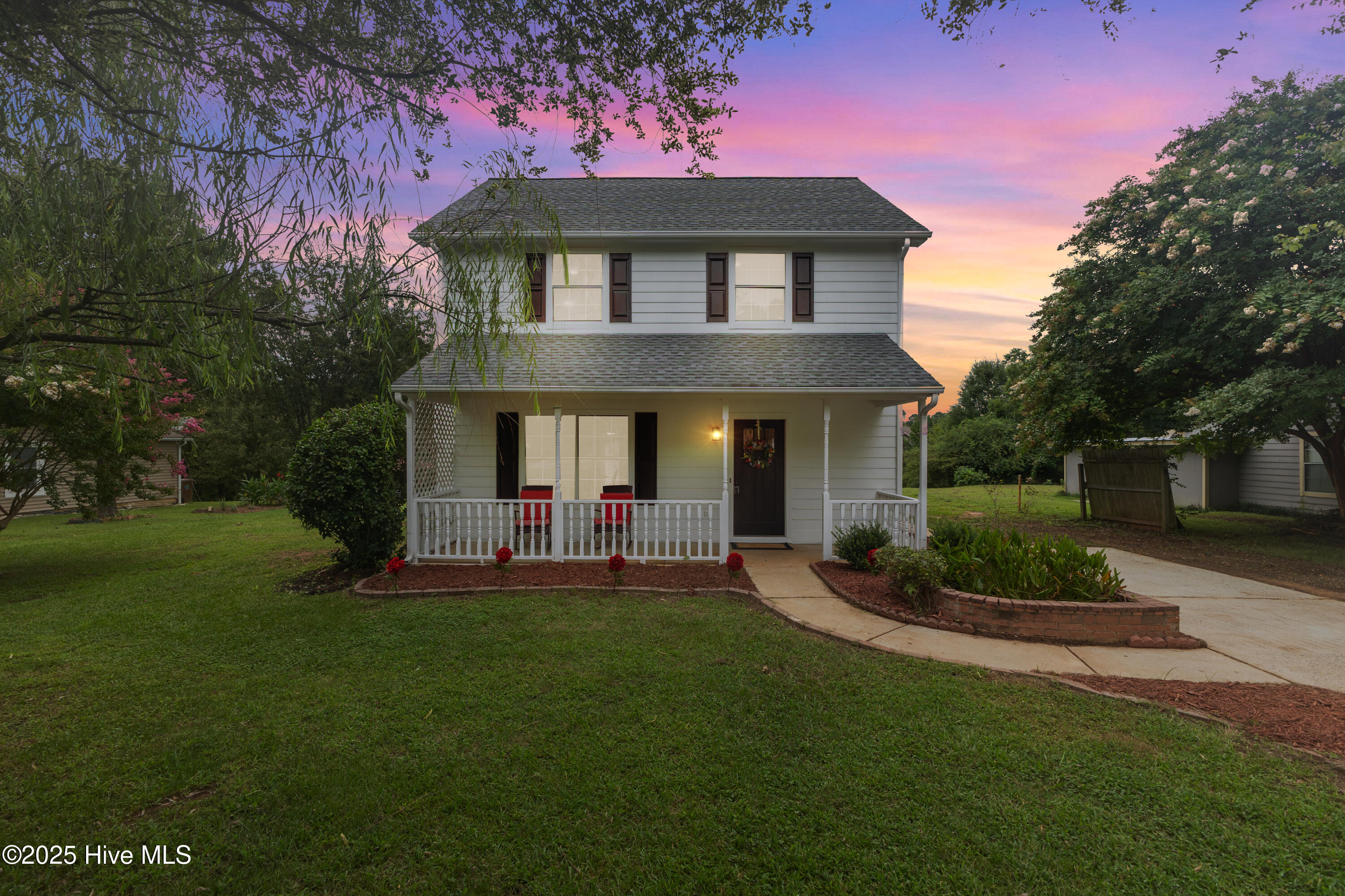 601 Country Lane