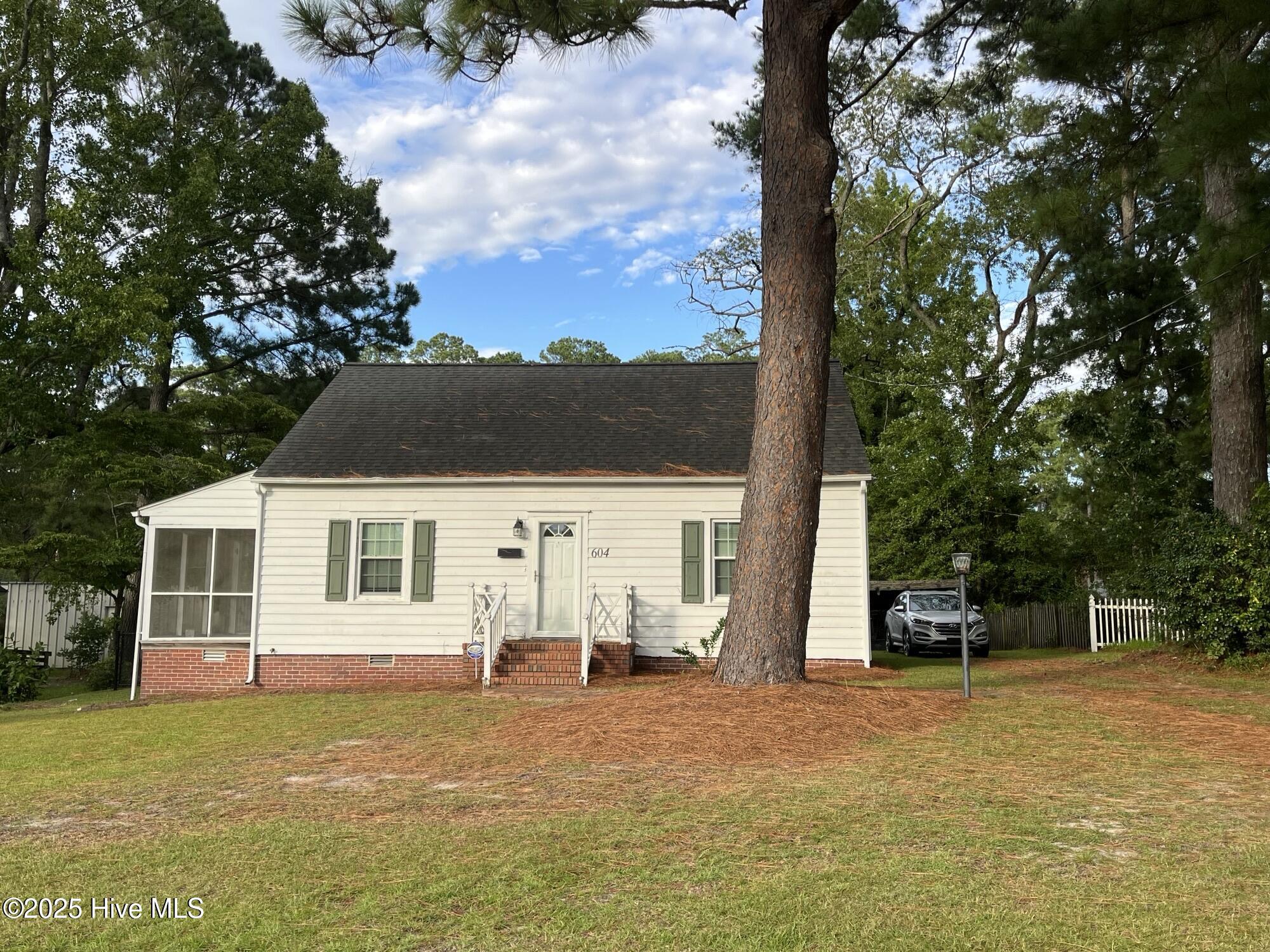 604 School Drive Property Photo 1