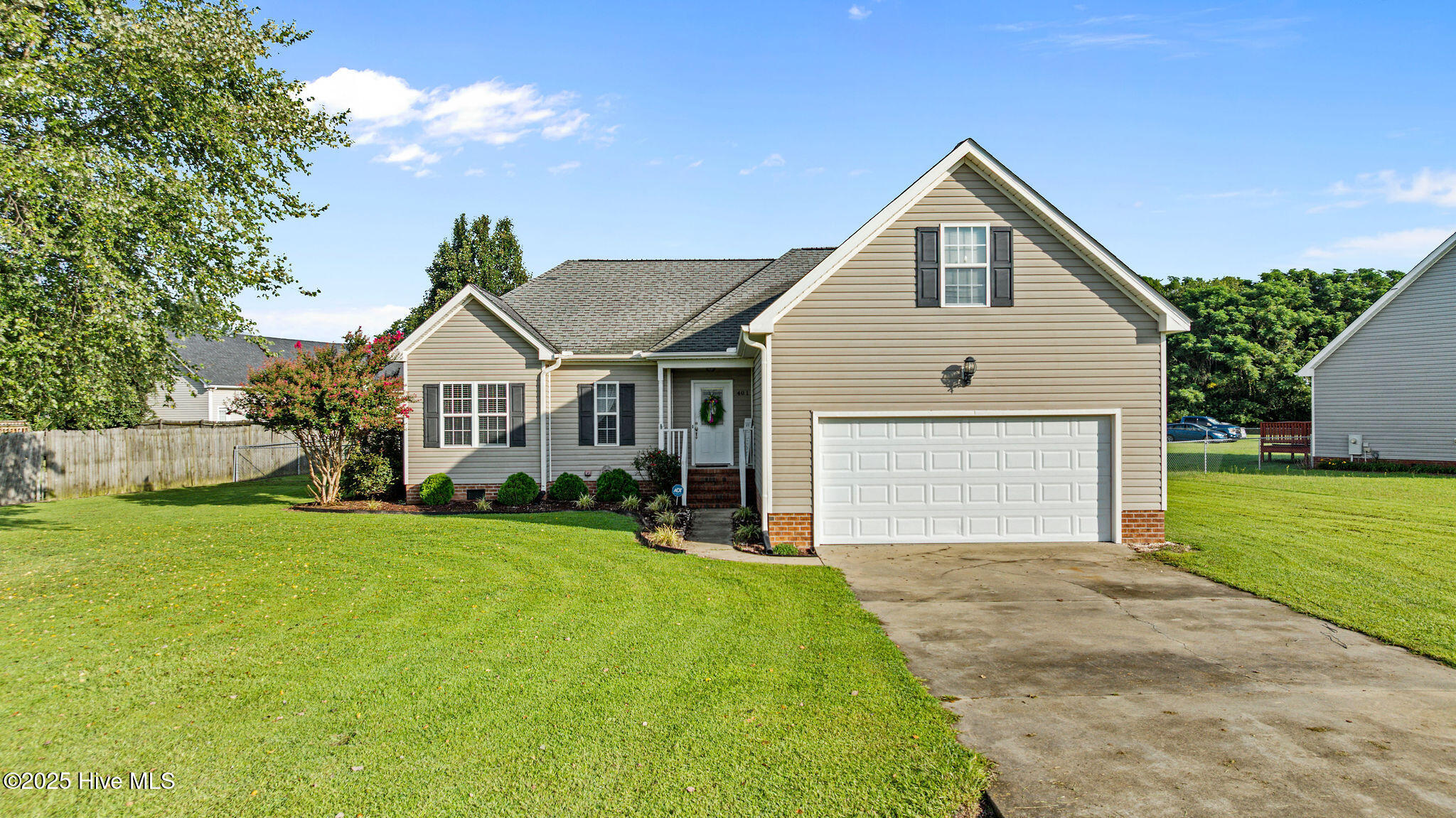 401 Heron Drive Property Photo 1