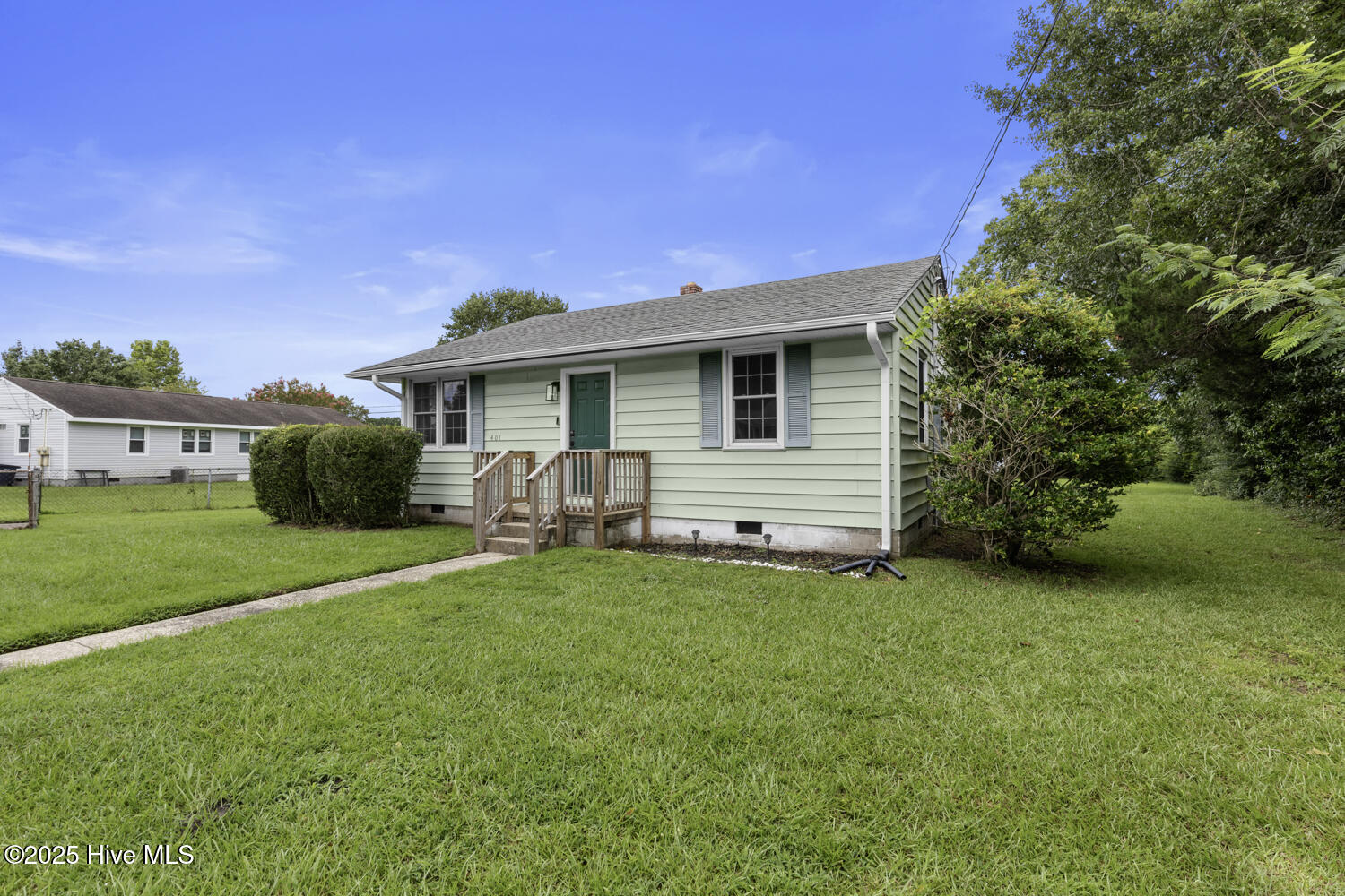 401 New River Drive Property Photo 1