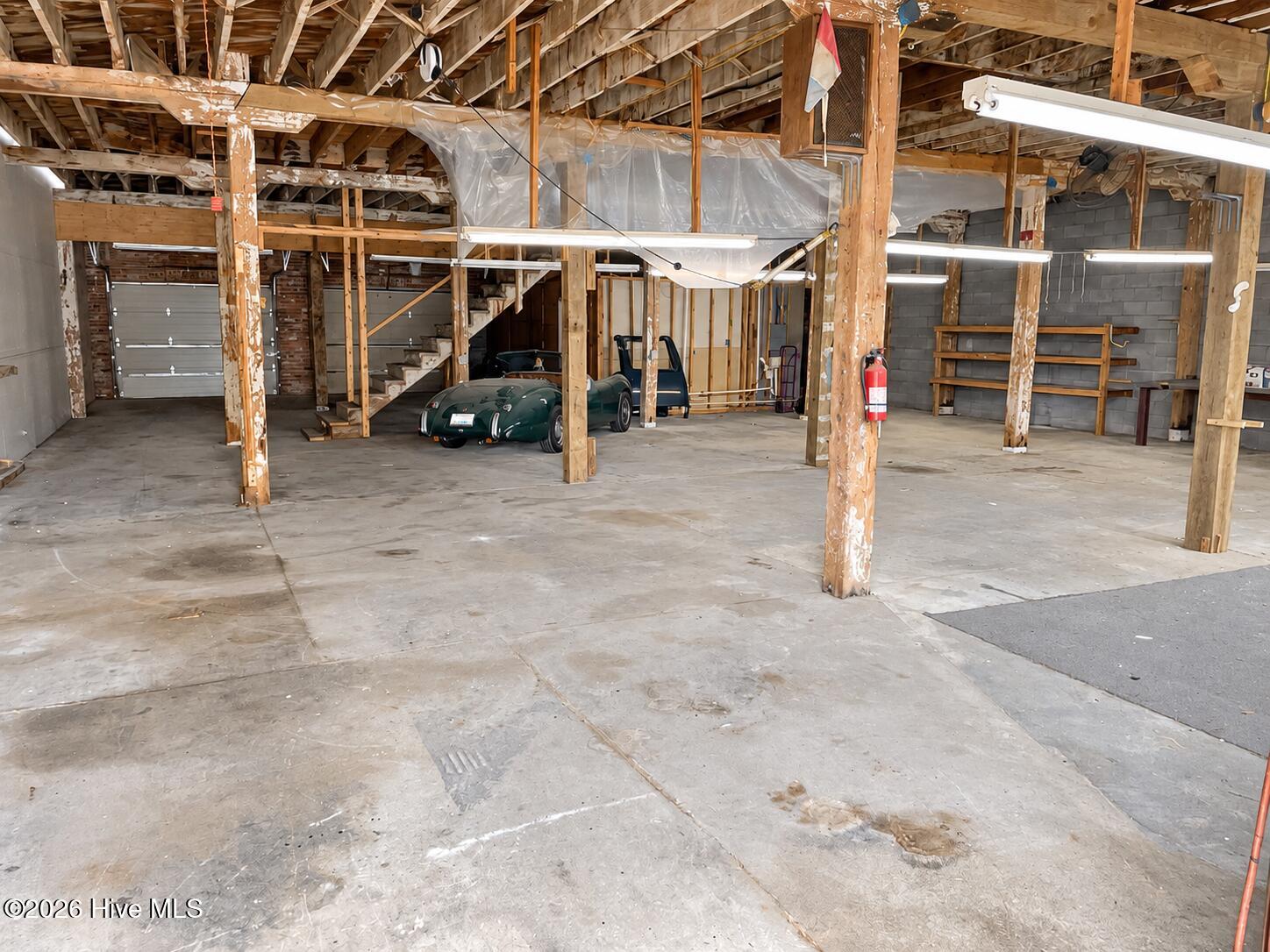 904 W 3rd Street Property Photo 2