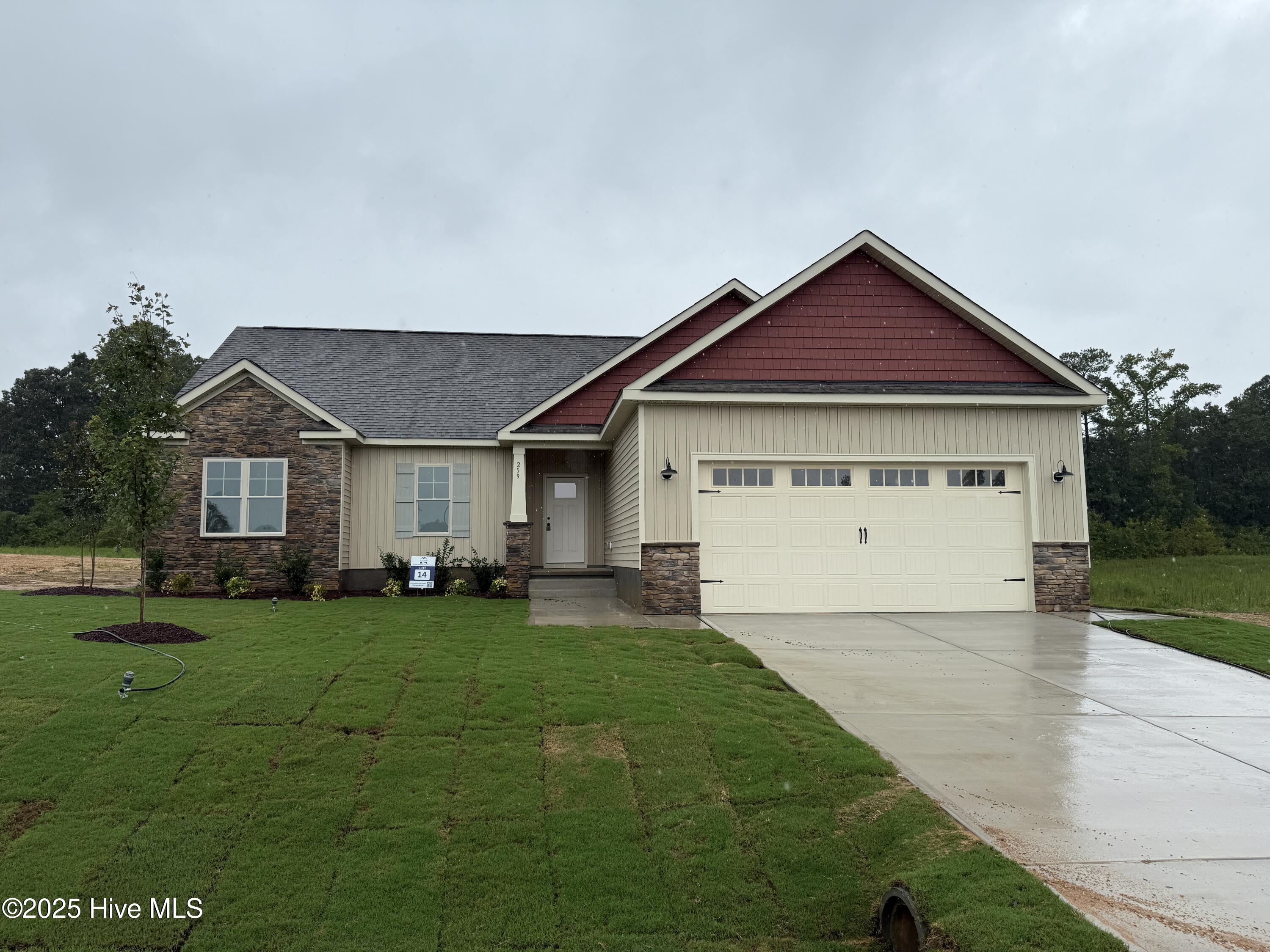 259 Tee Drive Property Photo 1