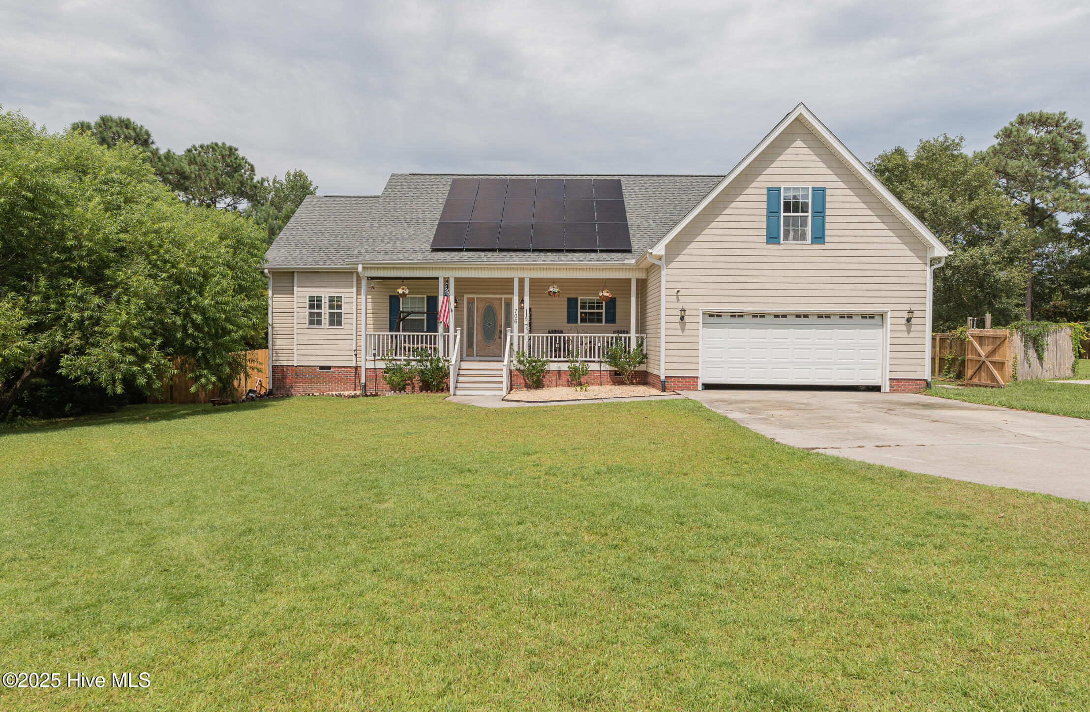 706 Daniel Lindsey Court Property Photo 1