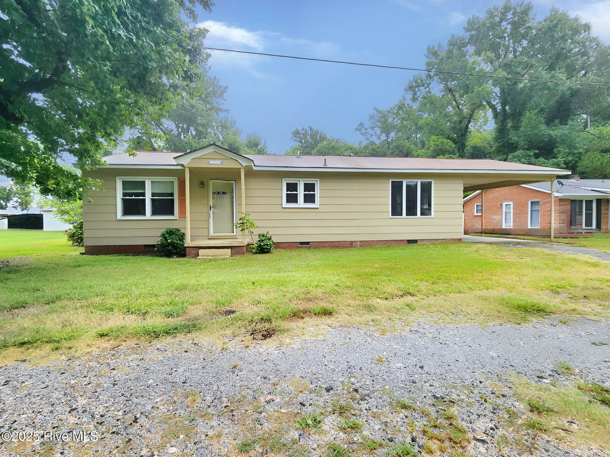 1047 Shadow Lane Property Photo 1