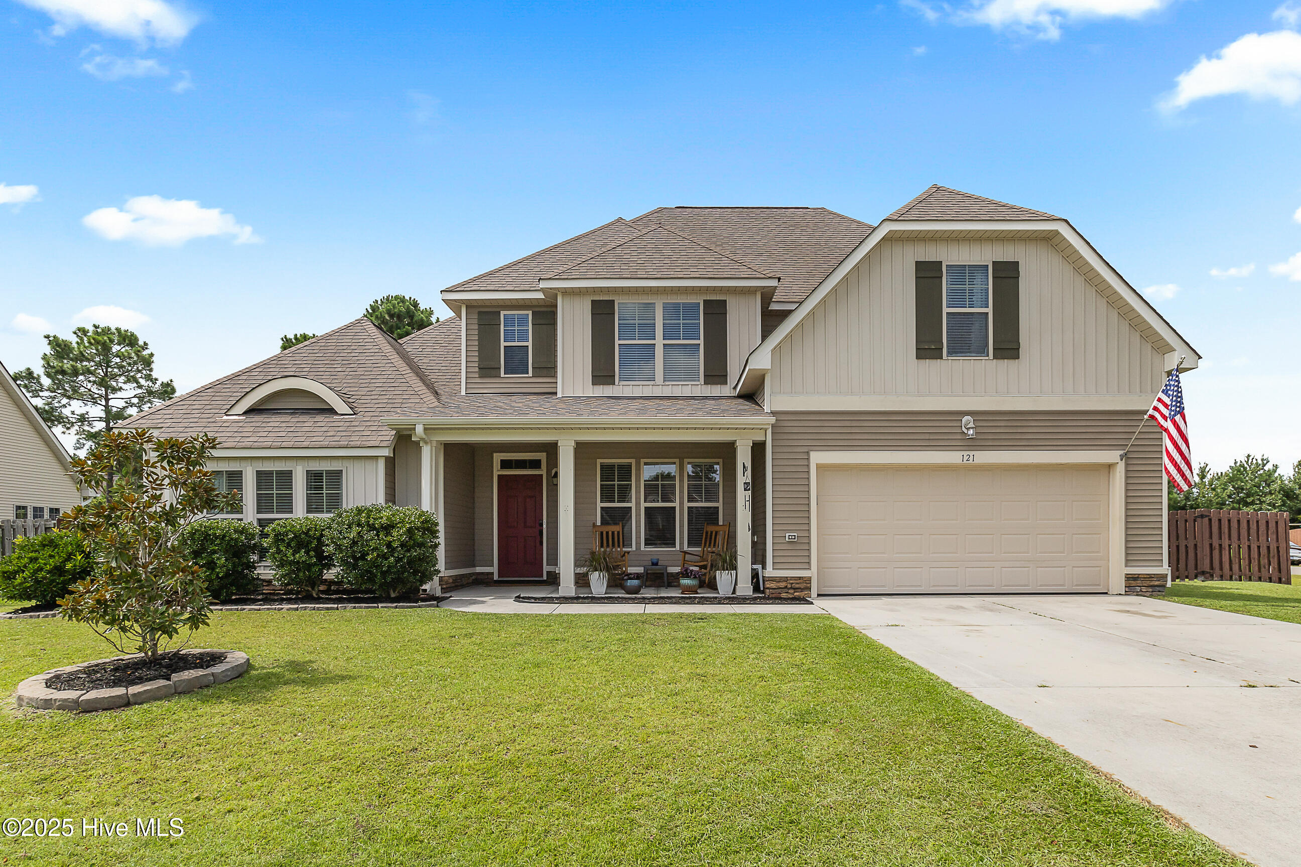 121 Pamlico Drive Property Photo 1