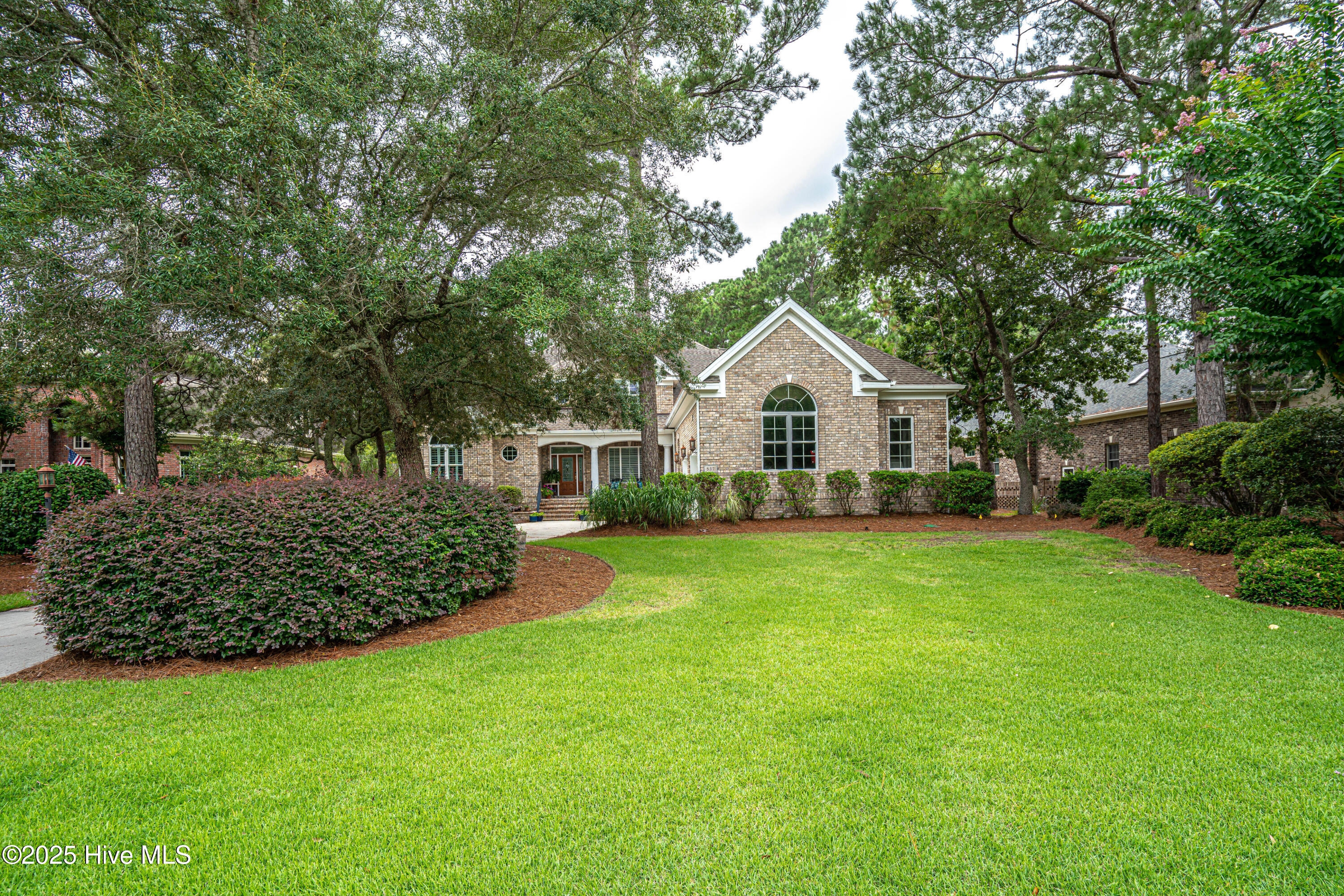 537 Gladstone Circle Property Photo 1