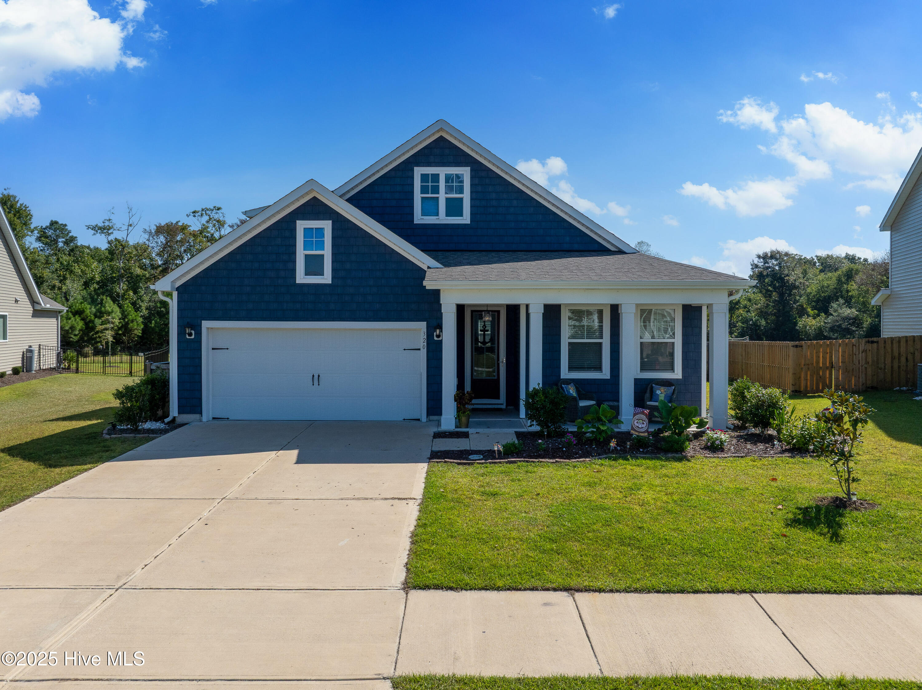 320 Edgewater Way Property Photo 1