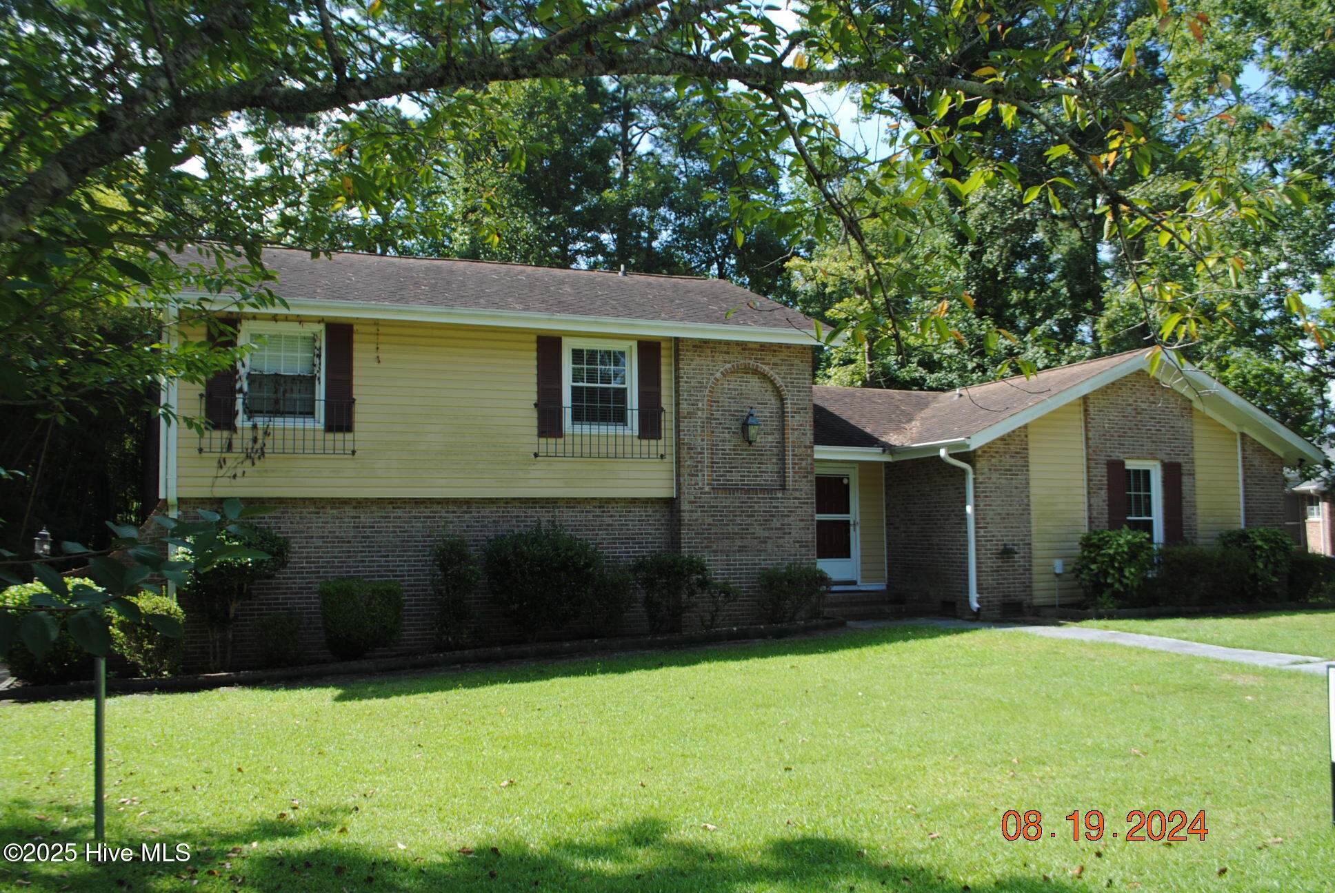 102 Epworth Drive Property Photo 1