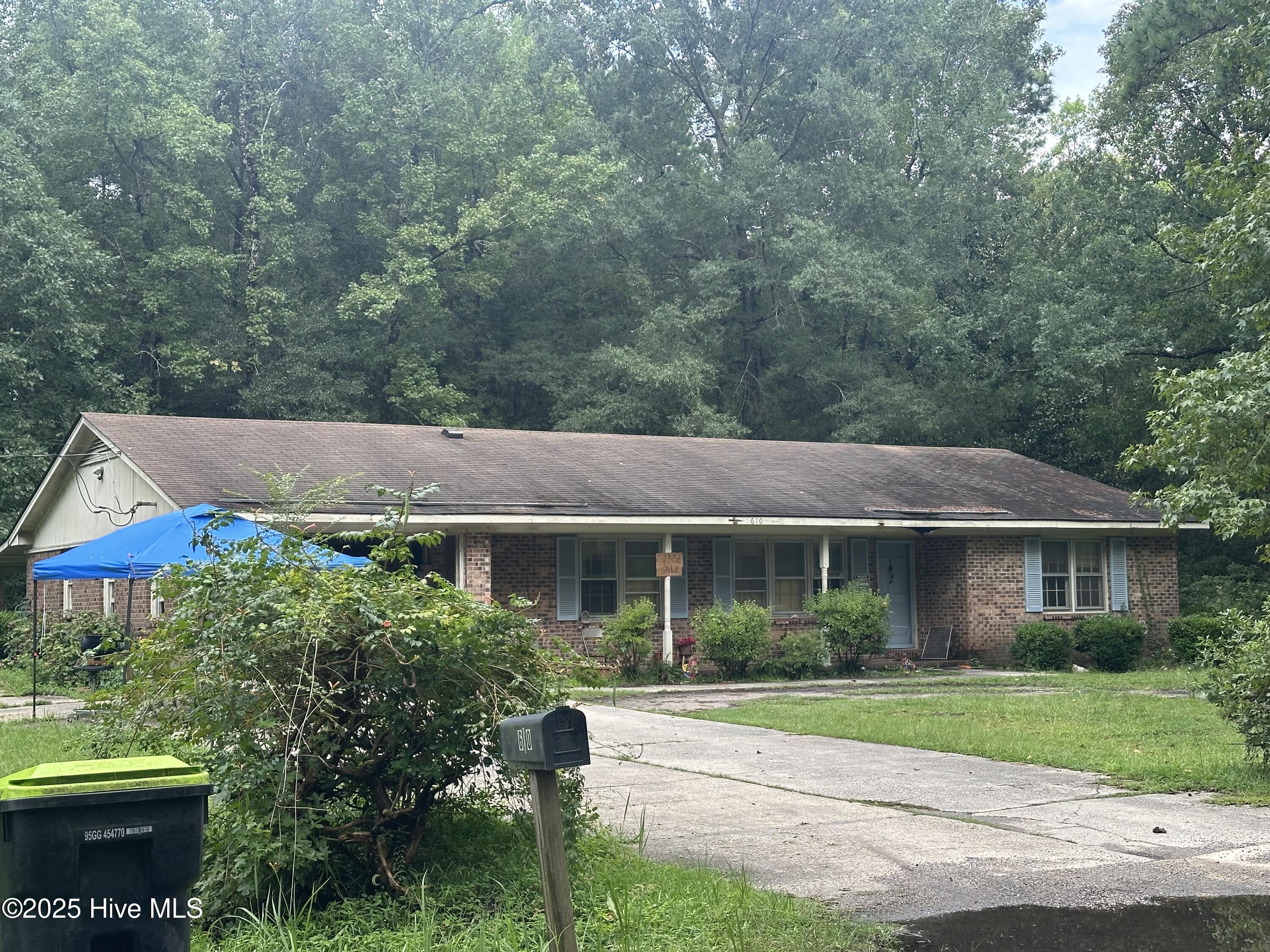610 Davis Avenue Property Photo 1