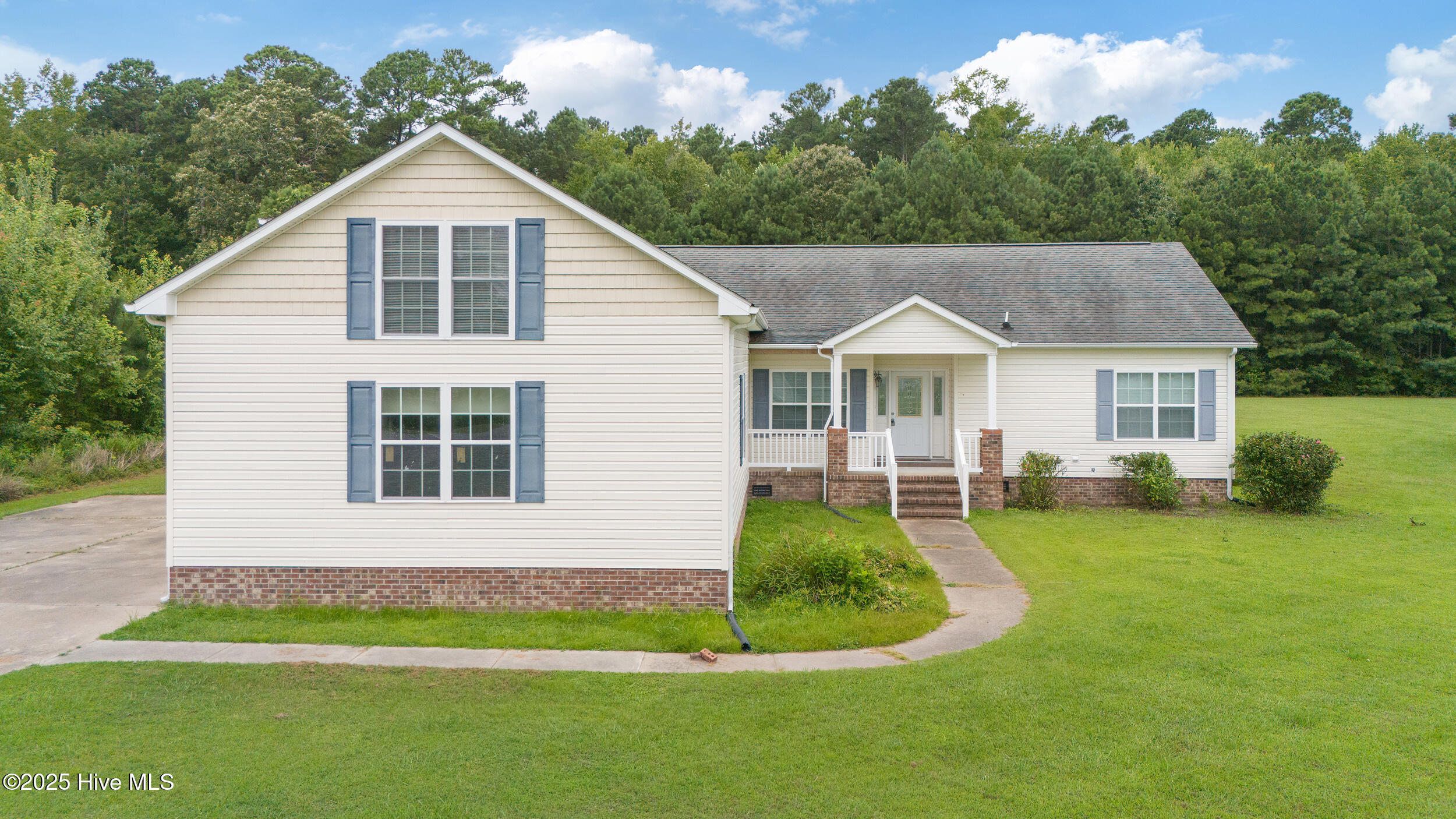 115 Windsor Lane Property Photo 1