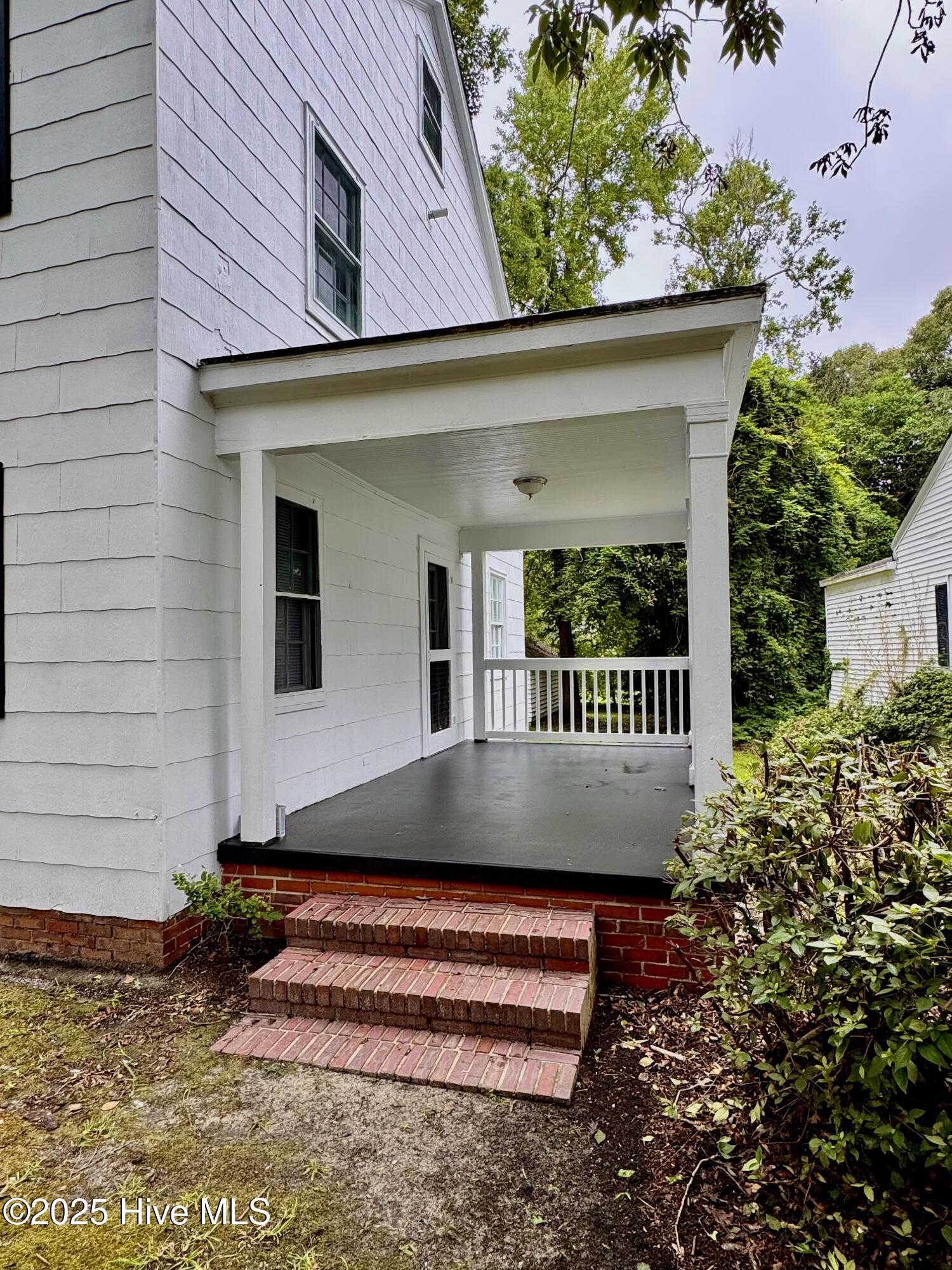 306 Wilson Avenue Property Photo 4