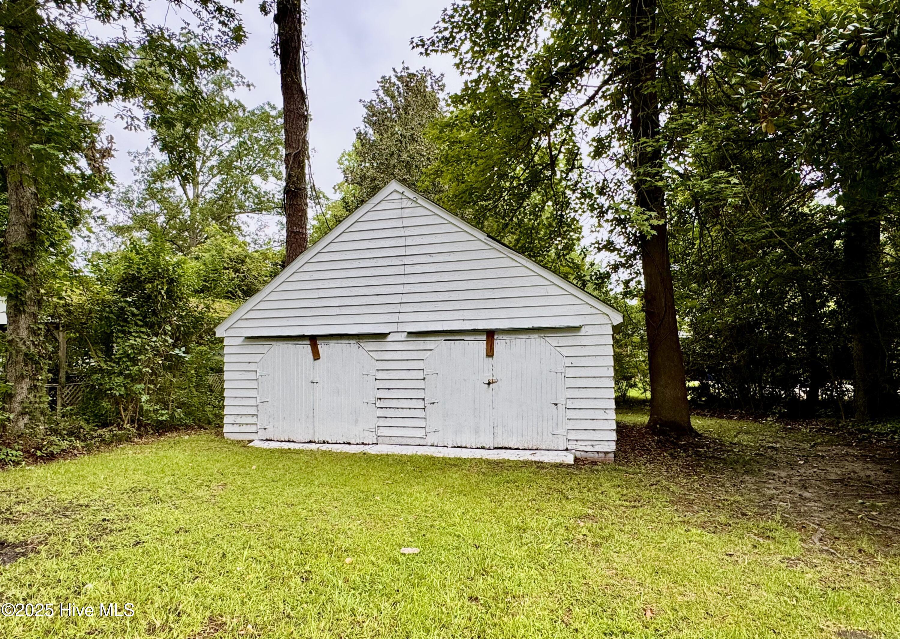 306 Wilson Avenue Property Photo 8