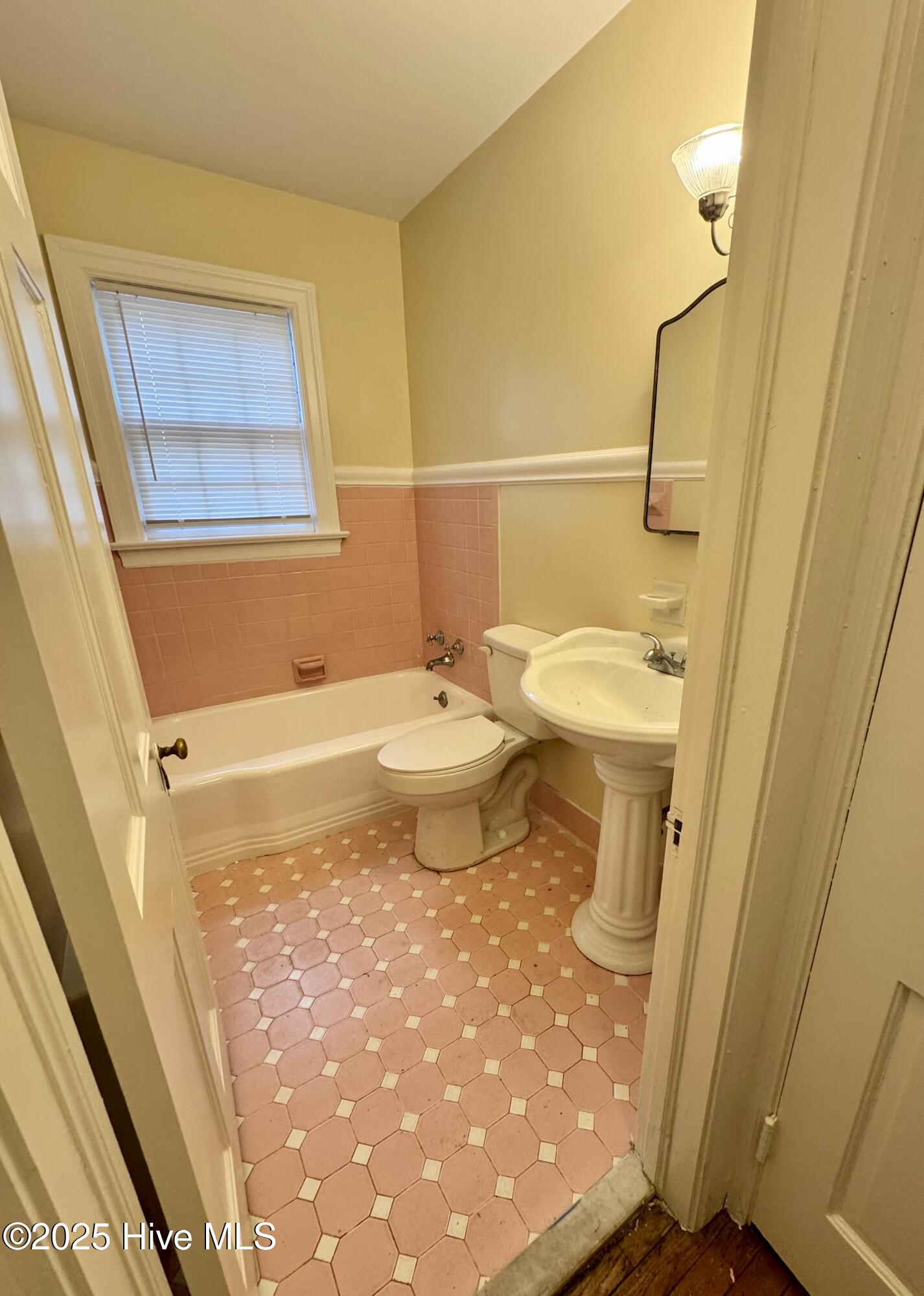 306 Wilson Avenue Property Photo 25