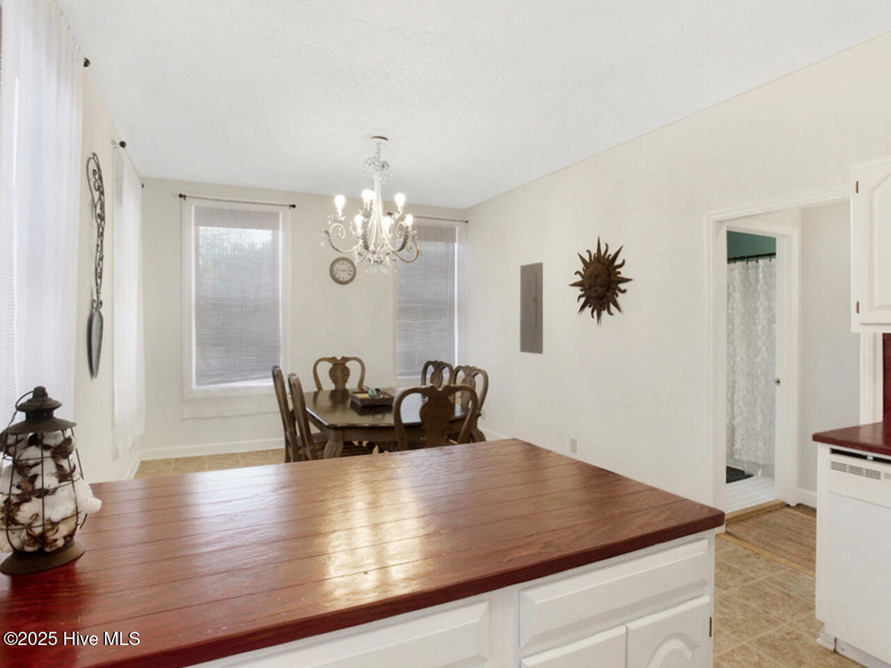 288 Pamlico Street Property Photo 4