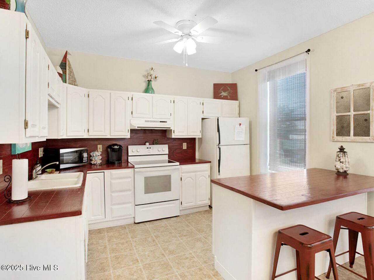 288 Pamlico Street Property Photo 6