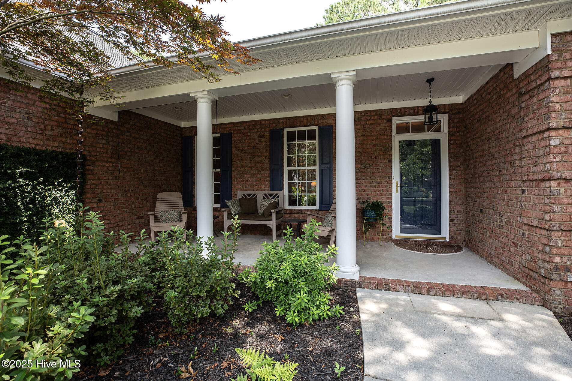 8904 Plantation Landing Drive Property Photo 5