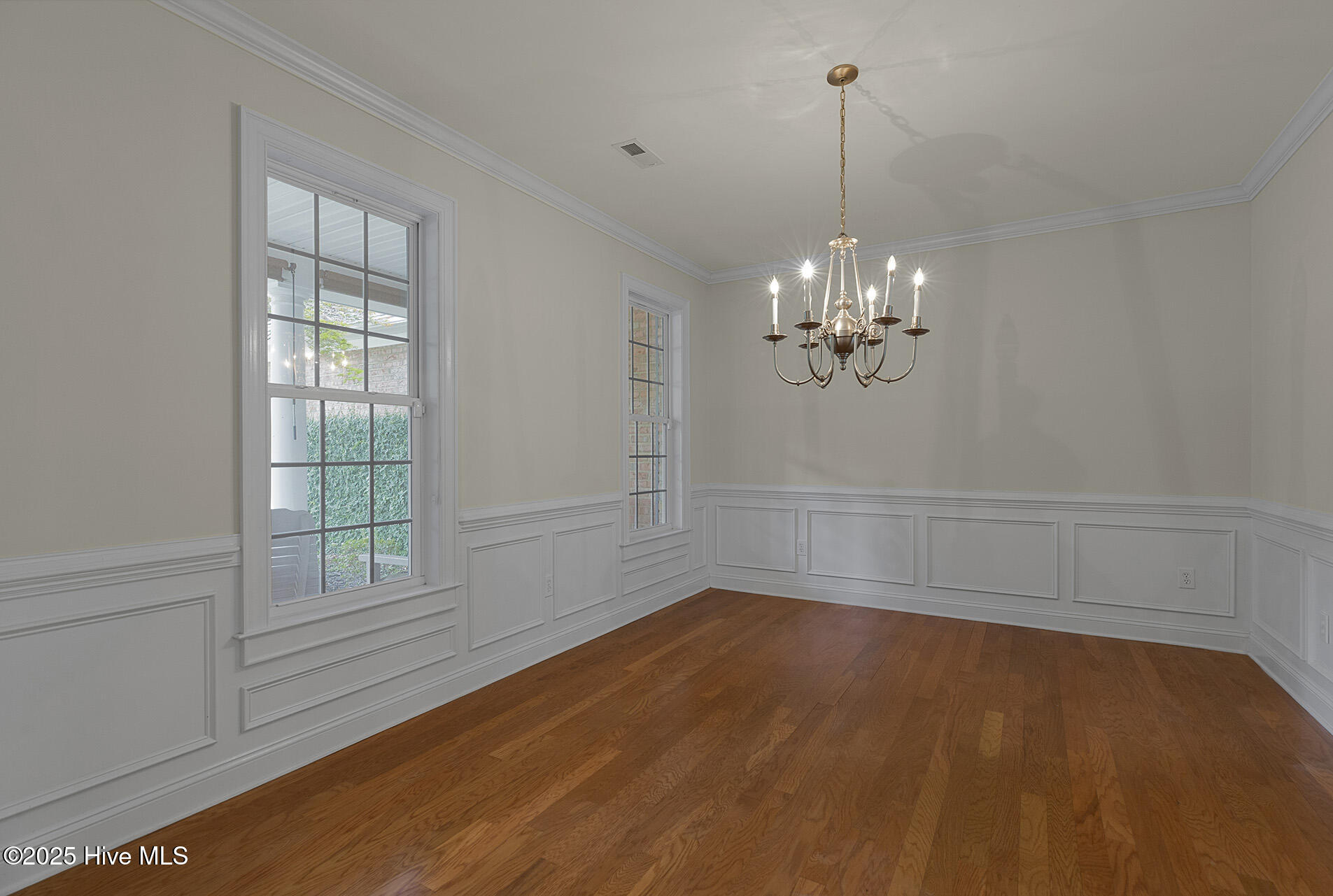 8904 Plantation Landing Drive Property Photo 11