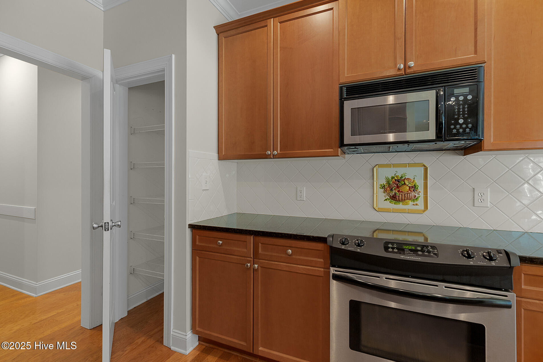 8904 Plantation Landing Drive Property Photo 23