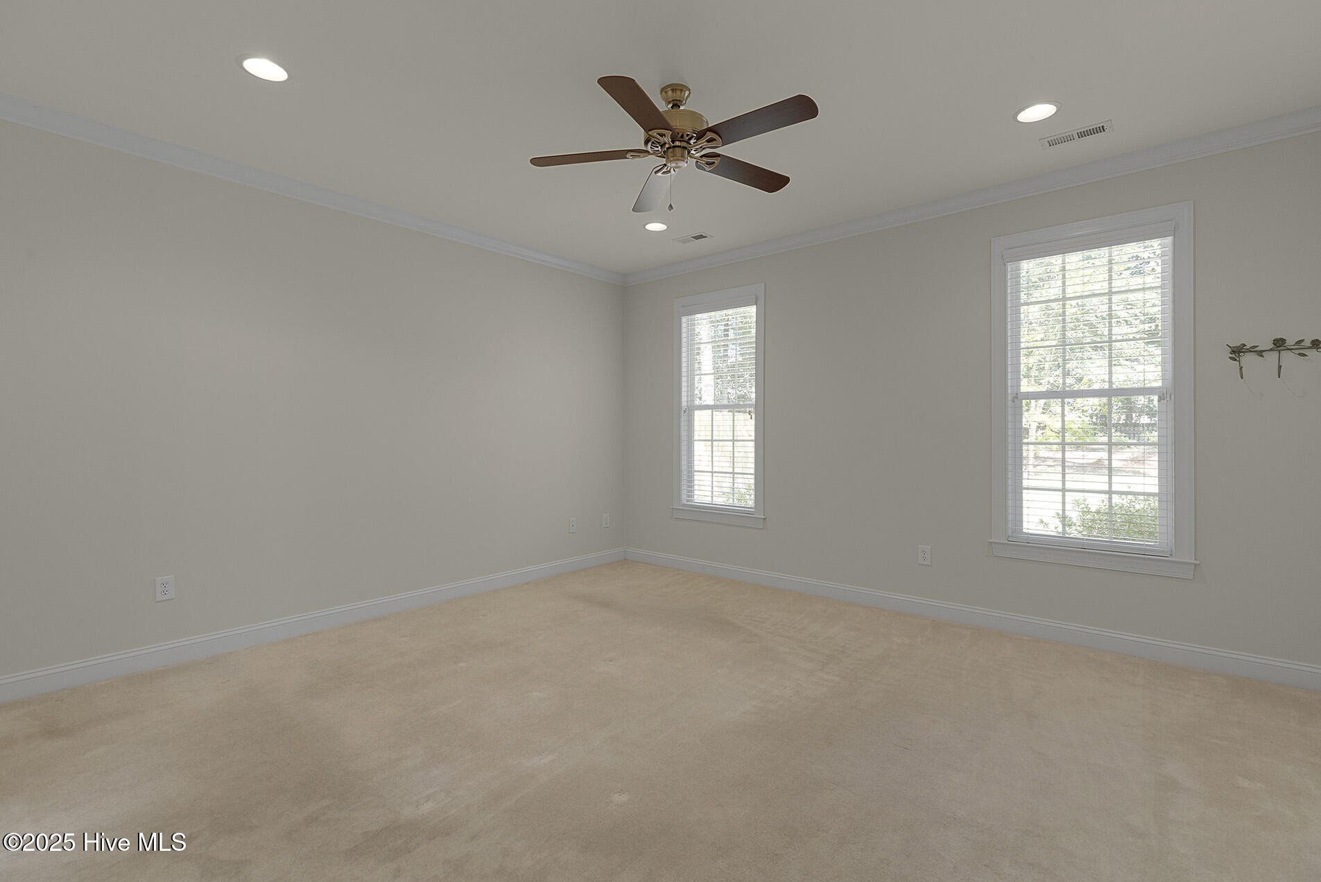 8904 Plantation Landing Drive Property Photo 24