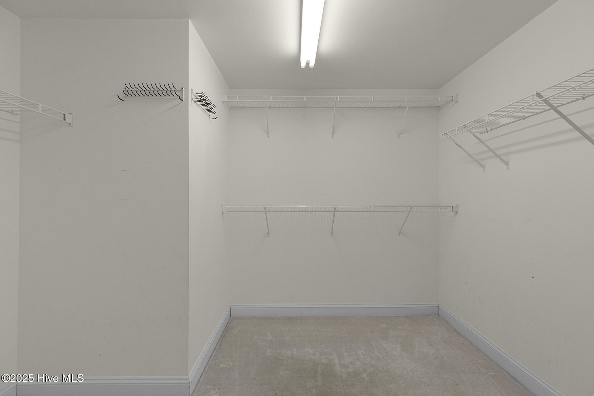 8904 Plantation Landing Drive Property Photo 29