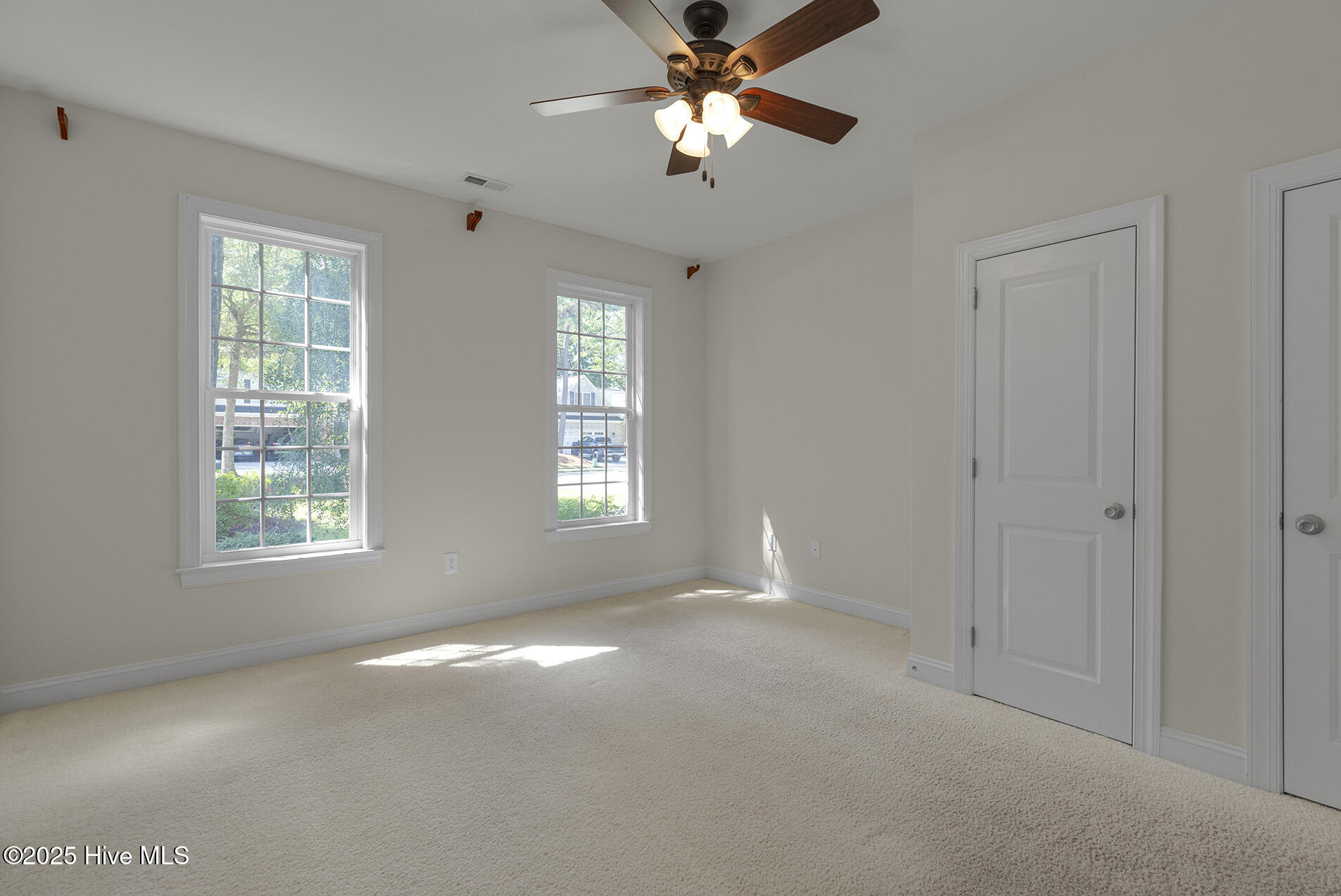 8904 Plantation Landing Drive Property Photo 32