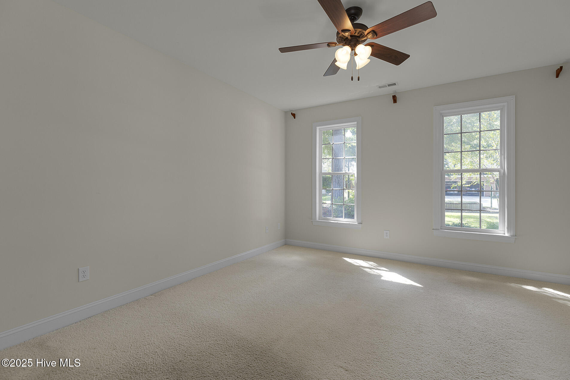 8904 Plantation Landing Drive Property Photo 33