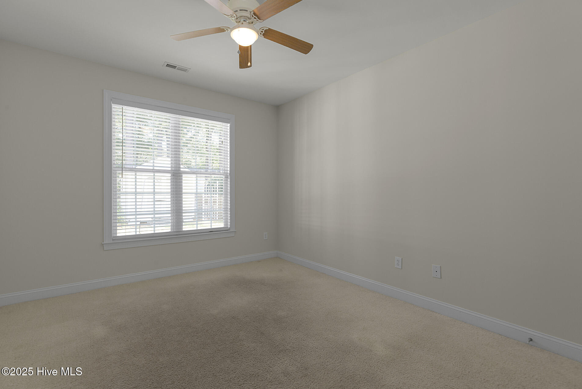 8904 Plantation Landing Drive Property Photo 36